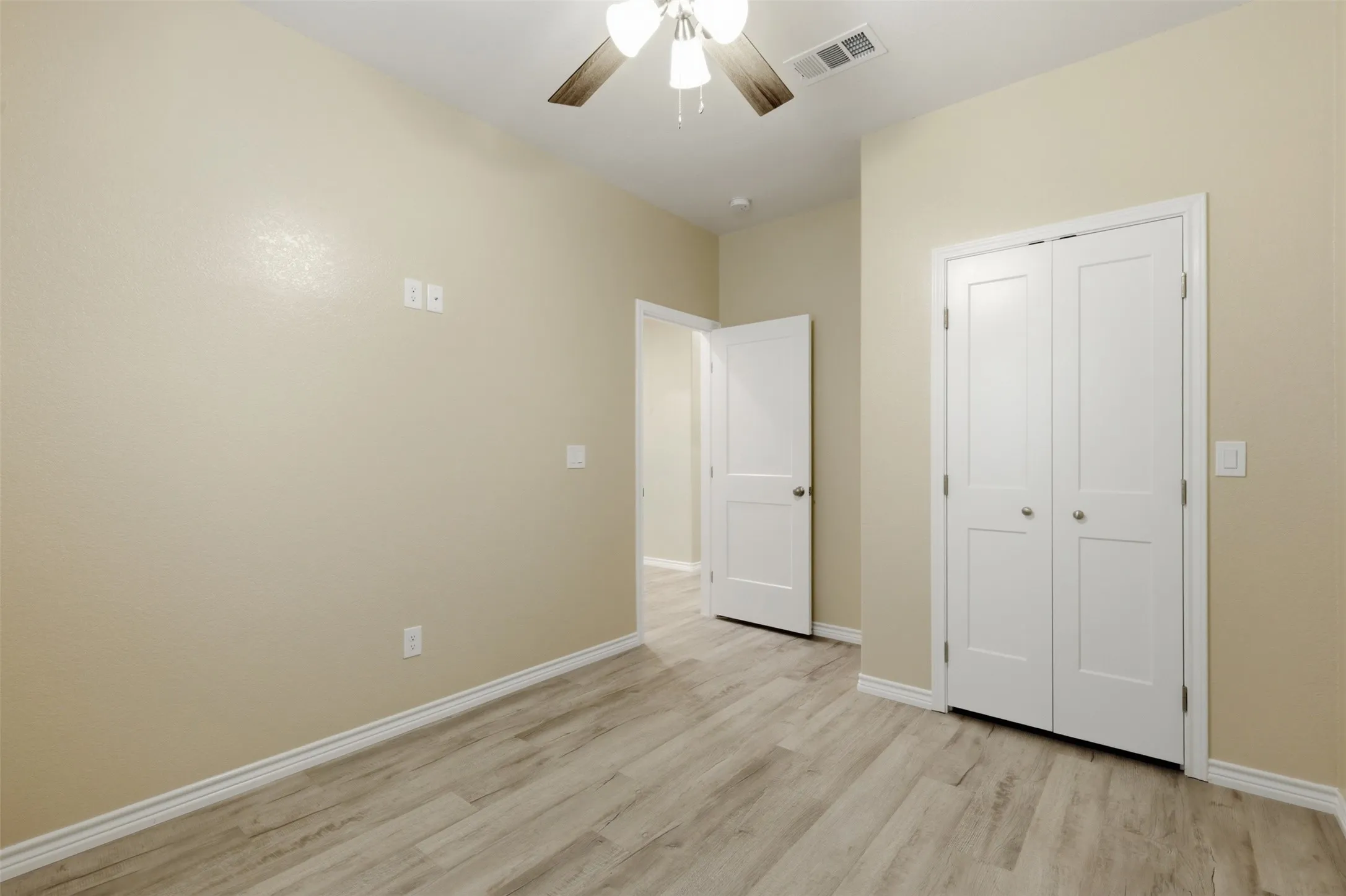 Single Family Residence For Sale in Franklin (TX) County , 733 King Arthur Ct, Scroggins, Texas 75480, 3 Bedroom, 2 Bathroom, 2 Garage spaces, 1,602 Sqft, built in 2024, mls#21272883, Real Estate Agent in Scroggins, Homes For Sale in Franklin (TX) county, Homes For Sale in Scroggins, Realtor in Scroggins Texas, Real Estate Brokerage Independent Realty Texas, Luminita Cordes Realtor
