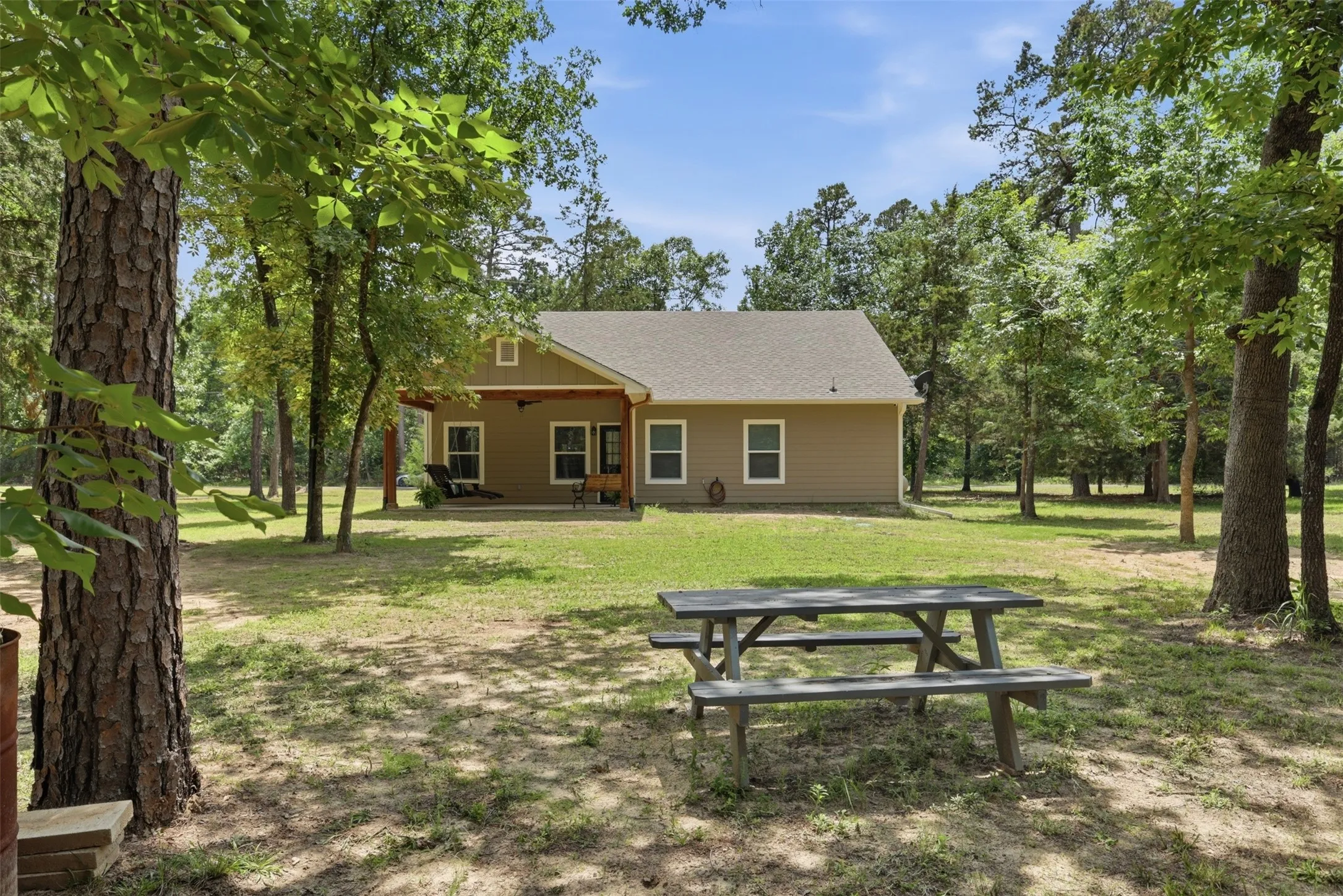 Single Family Residence For Sale in Franklin (TX) County , 733 King Arthur Ct, Scroggins, Texas 75480, 3 Bedroom, 2 Bathroom, 2 Garage spaces, 1,602 Sqft, built in 2024, mls#21272883, Real Estate Agent in Scroggins, Homes For Sale in Franklin (TX) county, Homes For Sale in Scroggins, Realtor in Scroggins Texas, Real Estate Brokerage Independent Realty Texas, Luminita Cordes Realtor
