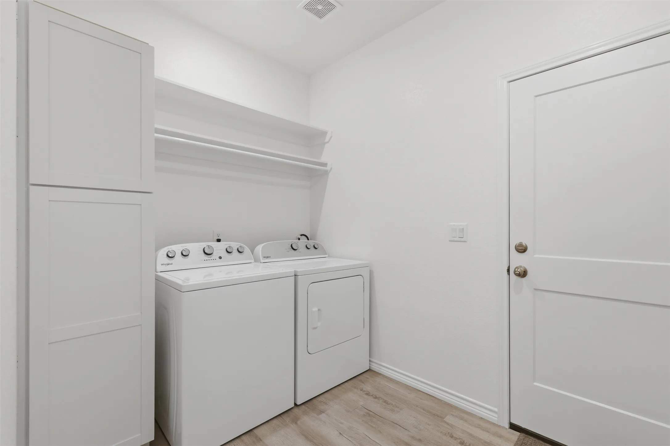 Single Family Residence For Sale in Franklin (TX) County , 733 King Arthur Ct, Scroggins, Texas 75480, 3 Bedroom, 2 Bathroom, 2 Garage spaces, 1,602 Sqft, built in 2024, mls#21272883, Real Estate Agent in Scroggins, Homes For Sale in Franklin (TX) county, Homes For Sale in Scroggins, Realtor in Scroggins Texas, Real Estate Brokerage Independent Realty Texas, Luminita Cordes Realtor