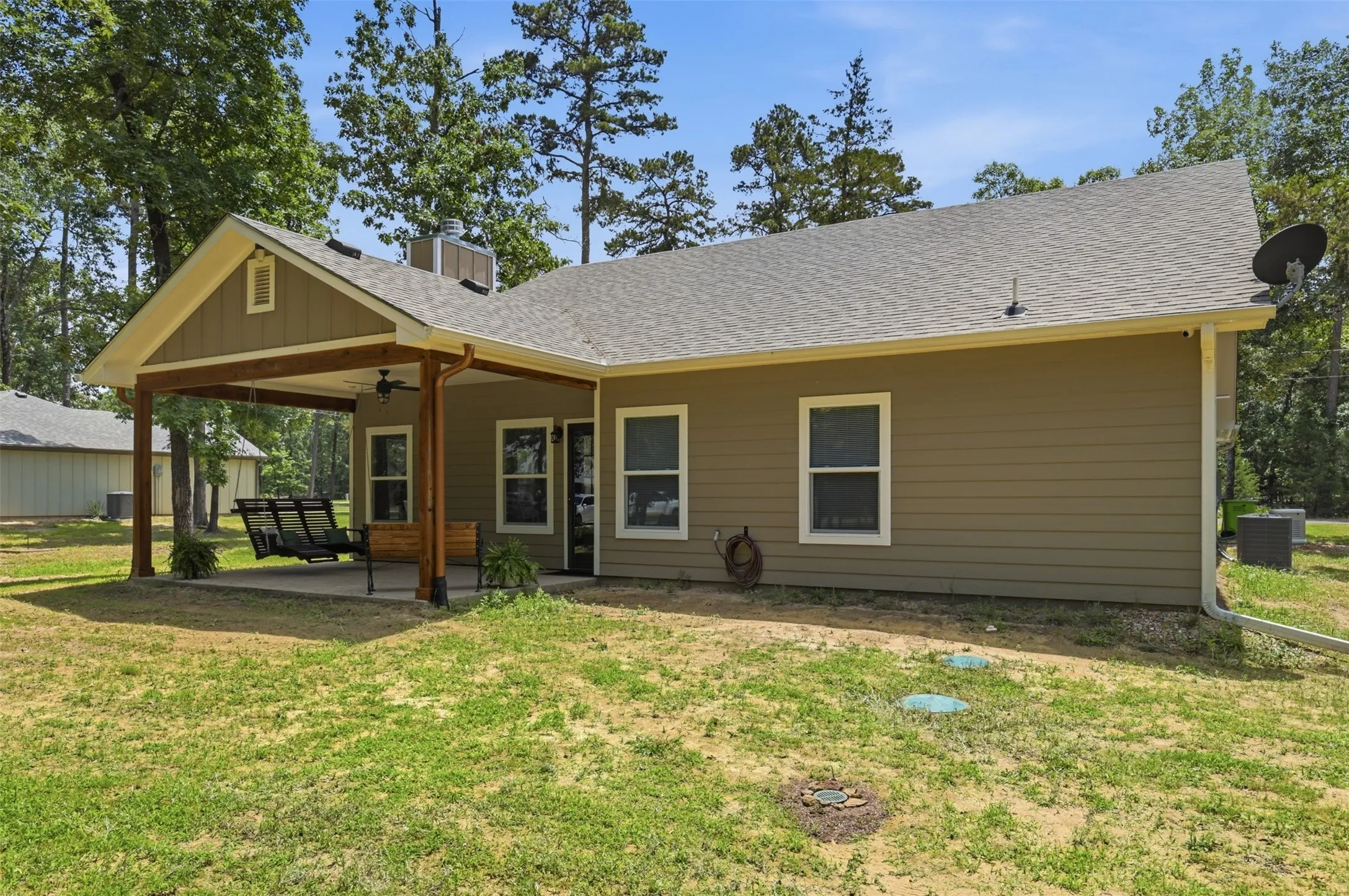 Single Family Residence For Sale in Franklin (TX) County , 733 King Arthur Ct, Scroggins, Texas 75480, 3 Bedroom, 2 Bathroom, 2 Garage spaces, 1,602 Sqft, built in 2024, mls#21272883, Real Estate Agent in Scroggins, Homes For Sale in Franklin (TX) county, Homes For Sale in Scroggins, Realtor in Scroggins Texas, Real Estate Brokerage Independent Realty Texas, Luminita Cordes Realtor