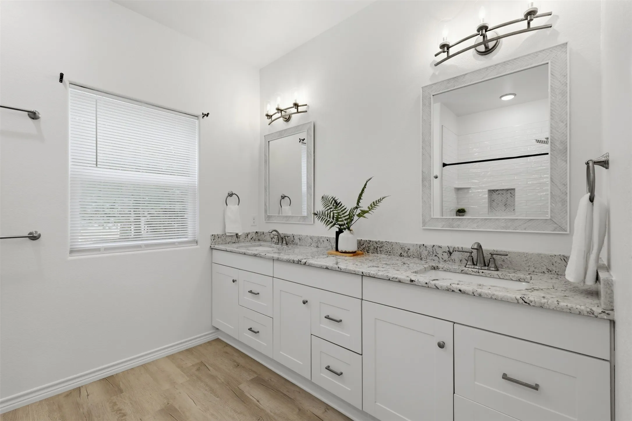 Single Family Residence For Sale in Franklin (TX) County , 733 King Arthur Ct, Scroggins, Texas 75480, 3 Bedroom, 2 Bathroom, 2 Garage spaces, 1,602 Sqft, built in 2024, mls#21272883, Real Estate Agent in Scroggins, Homes For Sale in Franklin (TX) county, Homes For Sale in Scroggins, Realtor in Scroggins Texas, Real Estate Brokerage Independent Realty Texas, Luminita Cordes Realtor