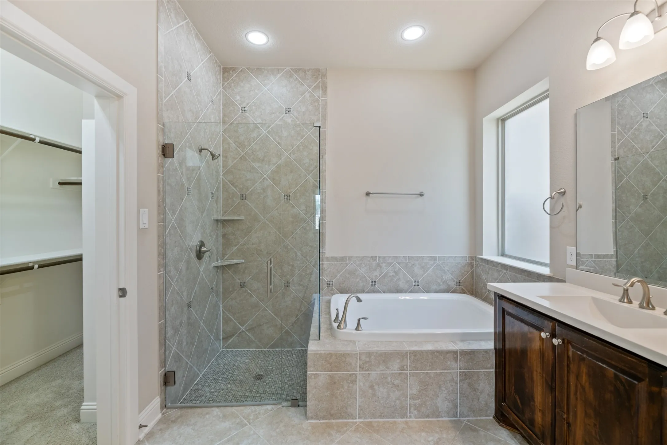 Single Family Residence For Rent in Johnson County , 3015 Newsom Ridge Drive, Mansfield, Texas 76063, 3 Bedroom, 2 Bathroom, 2 Garage spaces, 2,466 Sqft, built in 2016, mls#21354987, Real Estate Agent in Mansfield, Homes For Rent in Johnson county, Homes For Rent in Mansfield, Realtor in Mansfield Texas, Real Estate Brokerage Independent Realty Texas, Luminita Cordes Realtor