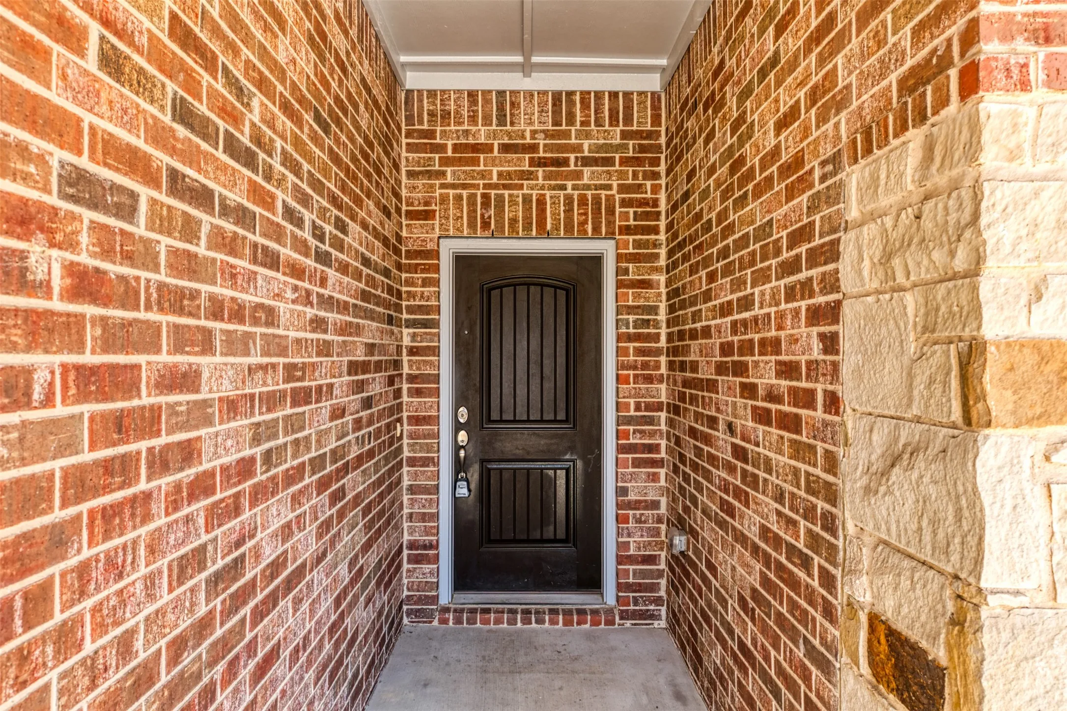Single Family Residence For Rent in Johnson County , 3015 Newsom Ridge Drive, Mansfield, Texas 76063, 3 Bedroom, 2 Bathroom, 2 Garage spaces, 2,466 Sqft, built in 2016, mls#21354987, Real Estate Agent in Mansfield, Homes For Rent in Johnson county, Homes For Rent in Mansfield, Realtor in Mansfield Texas, Real Estate Brokerage Independent Realty Texas, Luminita Cordes Realtor