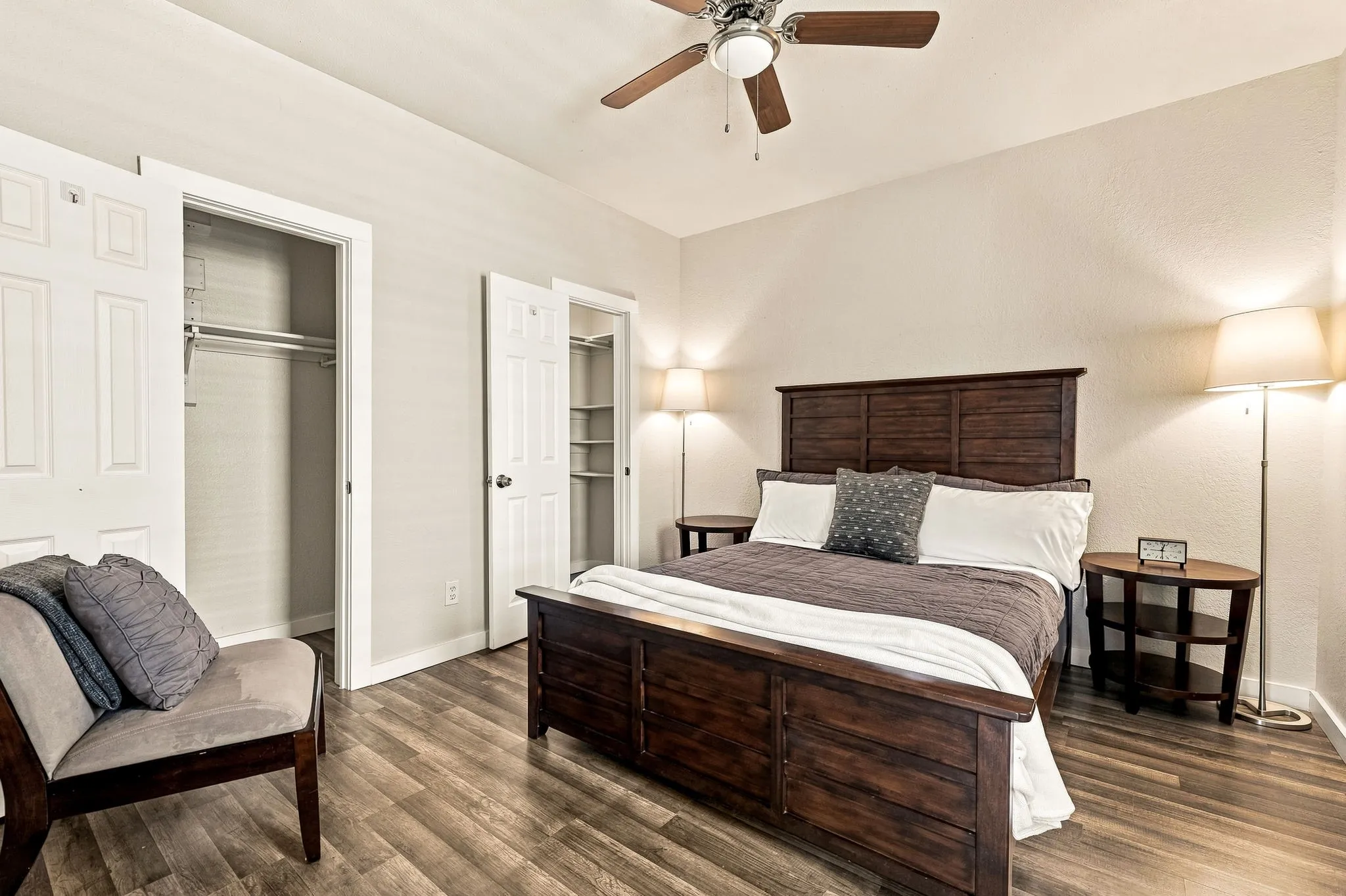 Condominium For Sale in Dallas County , 7340 Skillman Street 1217, Dallas, Texas 75231, 1 Bedroom, 1 Bathroom, 1 Garage spaces, 663 Sqft, built in 1983, mls#21360784, Real Estate Agent in Dallas, Homes For Sale in Dallas county, Homes For Sale in Dallas, Realtor in Dallas Texas, Real Estate Brokerage Independent Realty Texas, Luminita Cordes Realtor