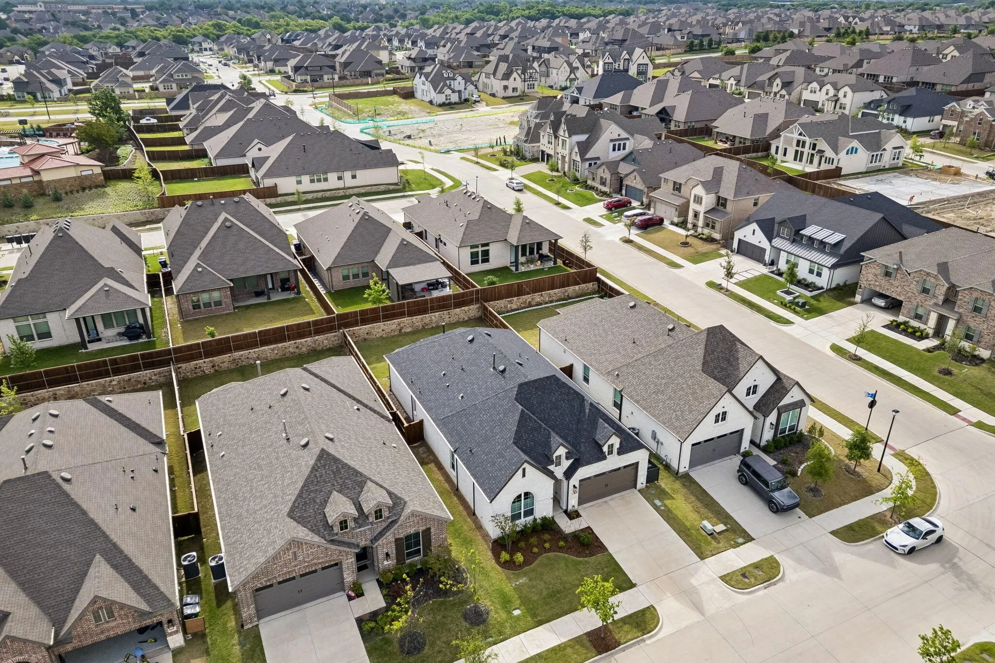 Single Family Residence For Sale in Rockwall County , 1228 Emilia Road, Fate, Texas 75087, 4 Bedroom, 3 Bathroom, 2 Garage spaces, 2,305 Sqft, built in 2023, mls#21362670, Real Estate Agent in Fate, Homes For Sale in Rockwall county, Homes For Sale in Fate, Realtor in Fate Texas, Real Estate Brokerage Independent Realty Texas, Luminita Cordes Realtor
