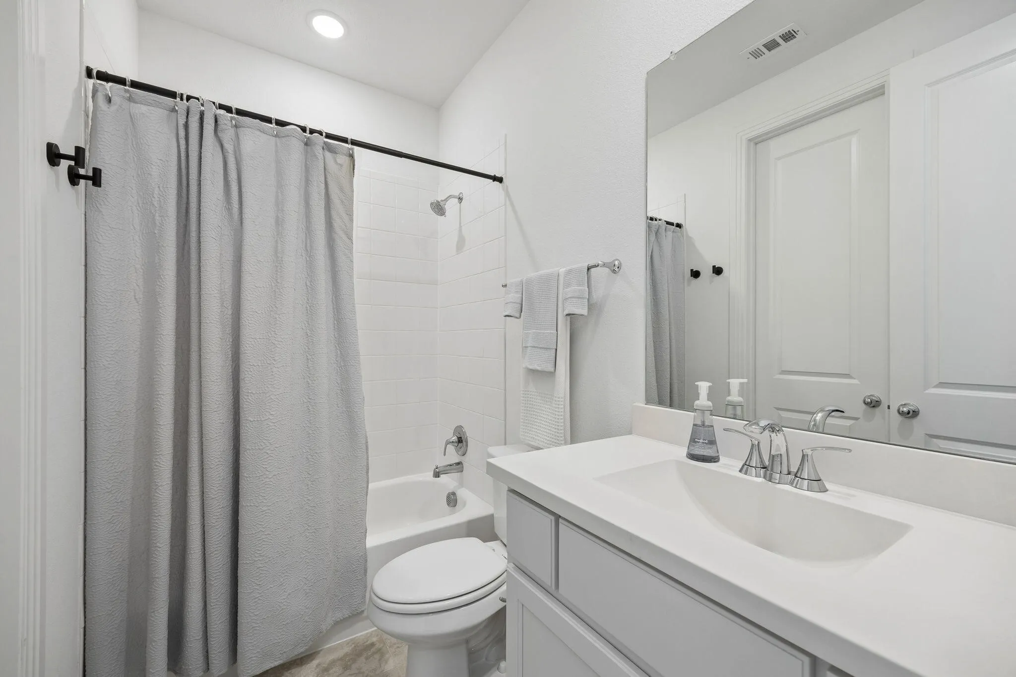 Single Family Residence For Sale in Rockwall County , 1228 Emilia Road, Fate, Texas 75087, 4 Bedroom, 3 Bathroom, 2 Garage spaces, 2,305 Sqft, built in 2023, mls#21362670, Real Estate Agent in Fate, Homes For Sale in Rockwall county, Homes For Sale in Fate, Realtor in Fate Texas, Real Estate Brokerage Independent Realty Texas, Luminita Cordes Realtor