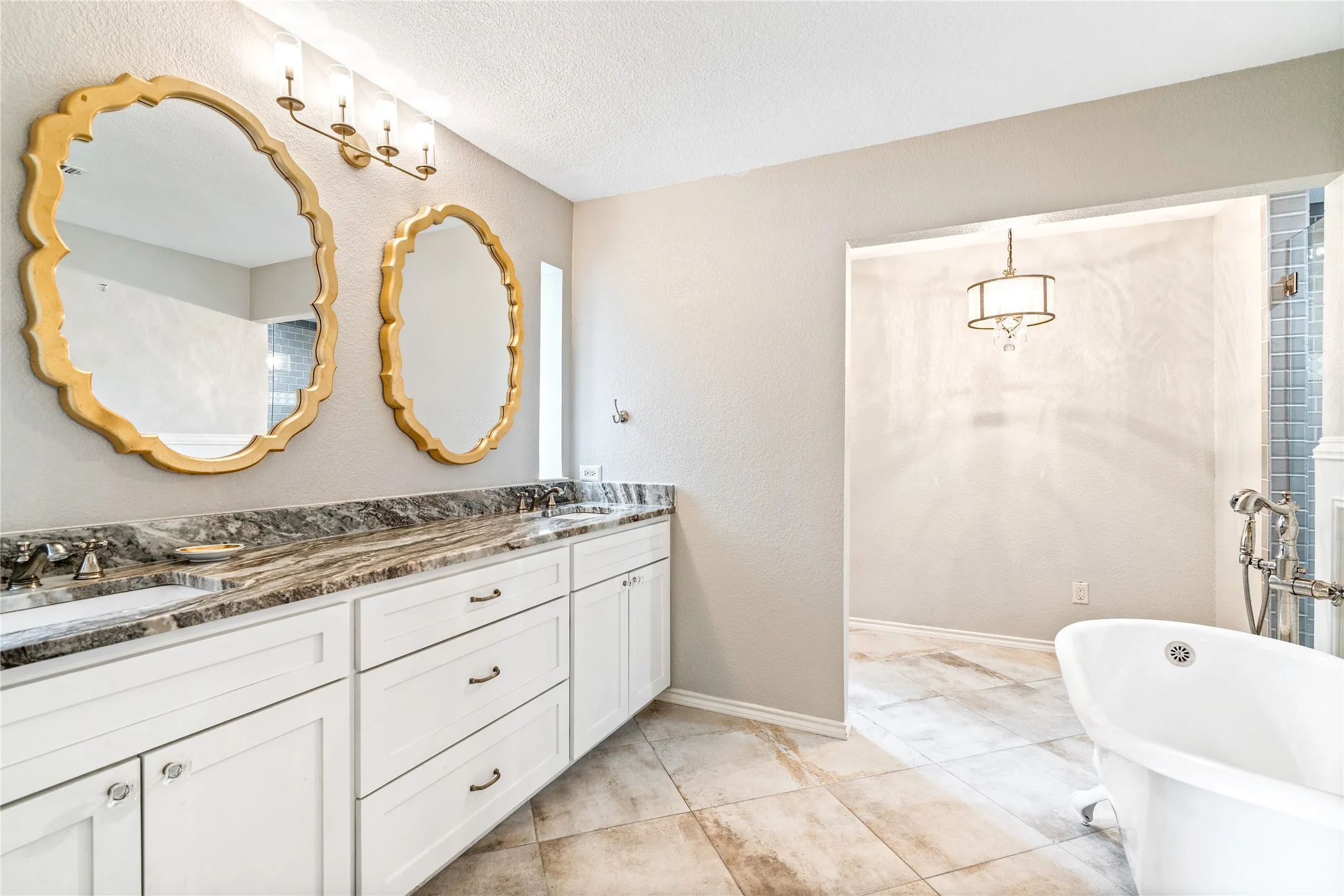 Single Family Residence For Rent in Tarrant County , 8921 Crosswind Drive, Fort Worth, Texas 76179, 3 Bedroom, 2 Bathroom, 2 Garage spaces, 2,281 Sqft, built in 1973, mls#21336629, Real Estate Agent in Fort Worth, Homes For Rent in Tarrant county, Homes For Rent in Fort Worth, Realtor in Fort Worth Texas, Real Estate Brokerage Independent Realty Texas, Luminita Cordes Realtor