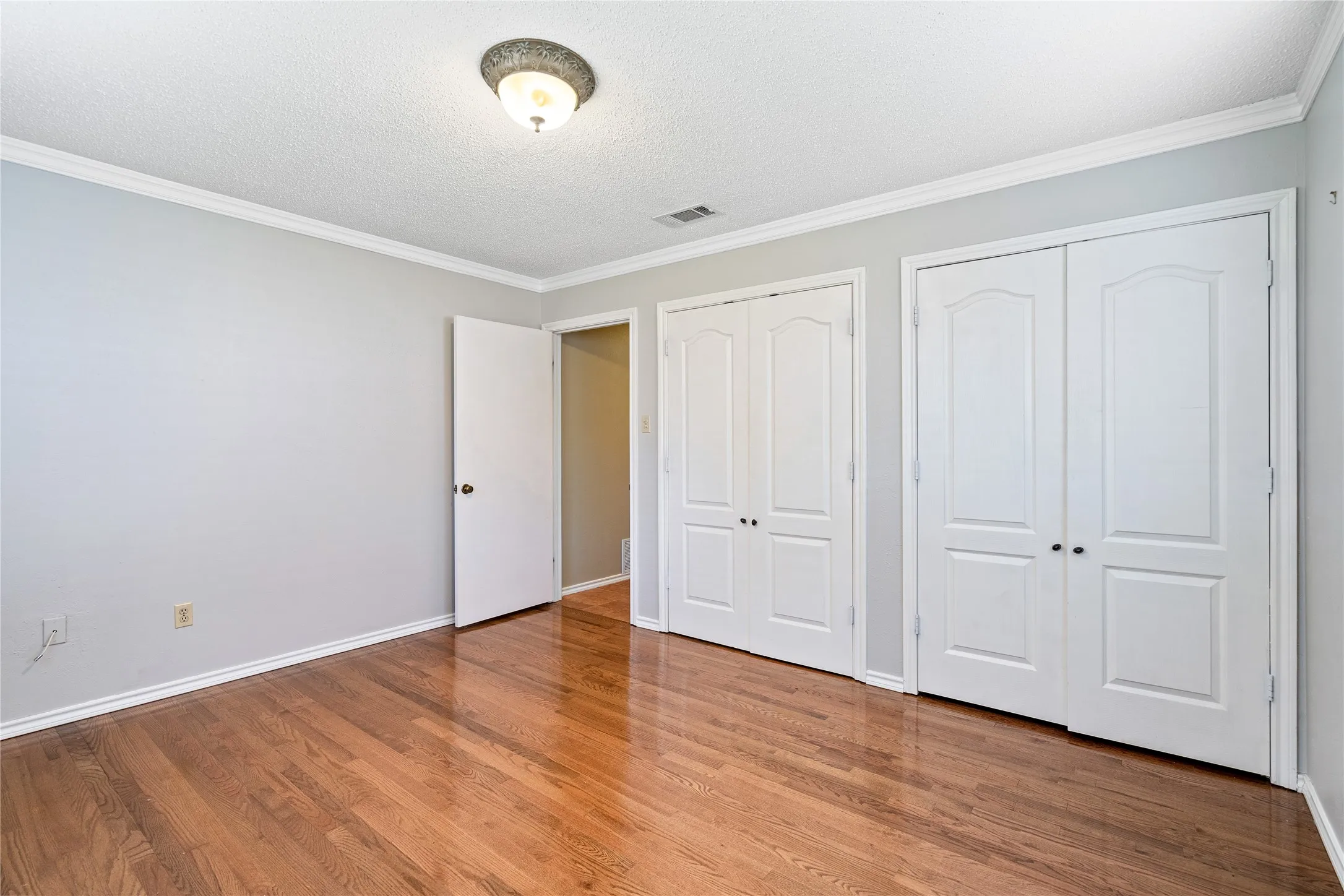 Single Family Residence For Rent in Tarrant County , 8921 Crosswind Drive, Fort Worth, Texas 76179, 3 Bedroom, 2 Bathroom, 2 Garage spaces, 2,281 Sqft, built in 1973, mls#21336629, Real Estate Agent in Fort Worth, Homes For Rent in Tarrant county, Homes For Rent in Fort Worth, Realtor in Fort Worth Texas, Real Estate Brokerage Independent Realty Texas, Luminita Cordes Realtor