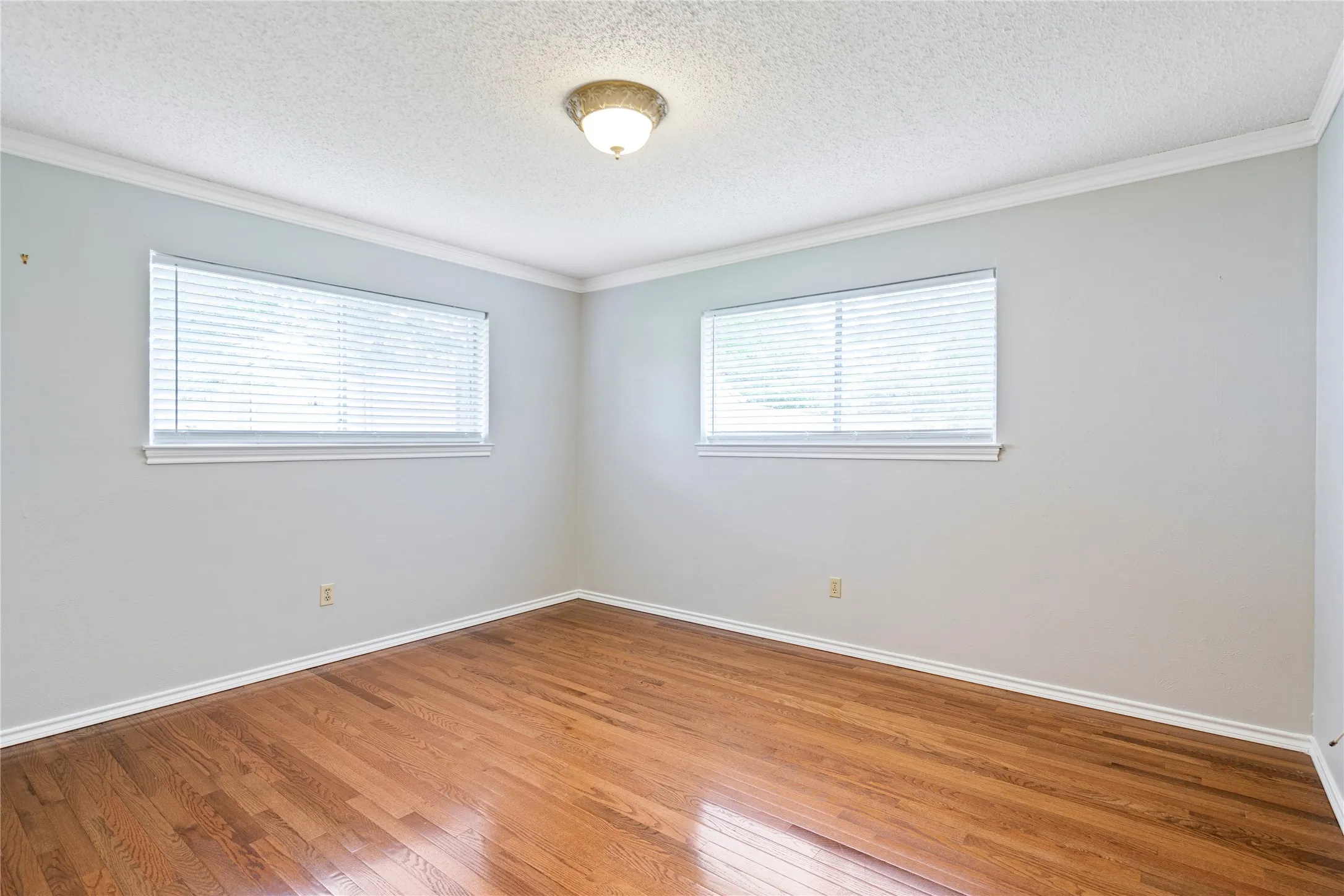 Single Family Residence For Rent in Tarrant County , 8921 Crosswind Drive, Fort Worth, Texas 76179, 3 Bedroom, 2 Bathroom, 2 Garage spaces, 2,281 Sqft, built in 1973, mls#21336629, Real Estate Agent in Fort Worth, Homes For Rent in Tarrant county, Homes For Rent in Fort Worth, Realtor in Fort Worth Texas, Real Estate Brokerage Independent Realty Texas, Luminita Cordes Realtor