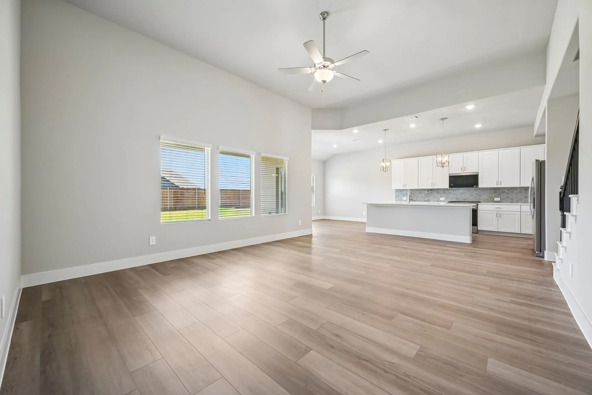  Photo is not of the actual home, but is an inspirational photo of builder’s model home and may depict options, furnishings, and/or decorator features that are not included.
