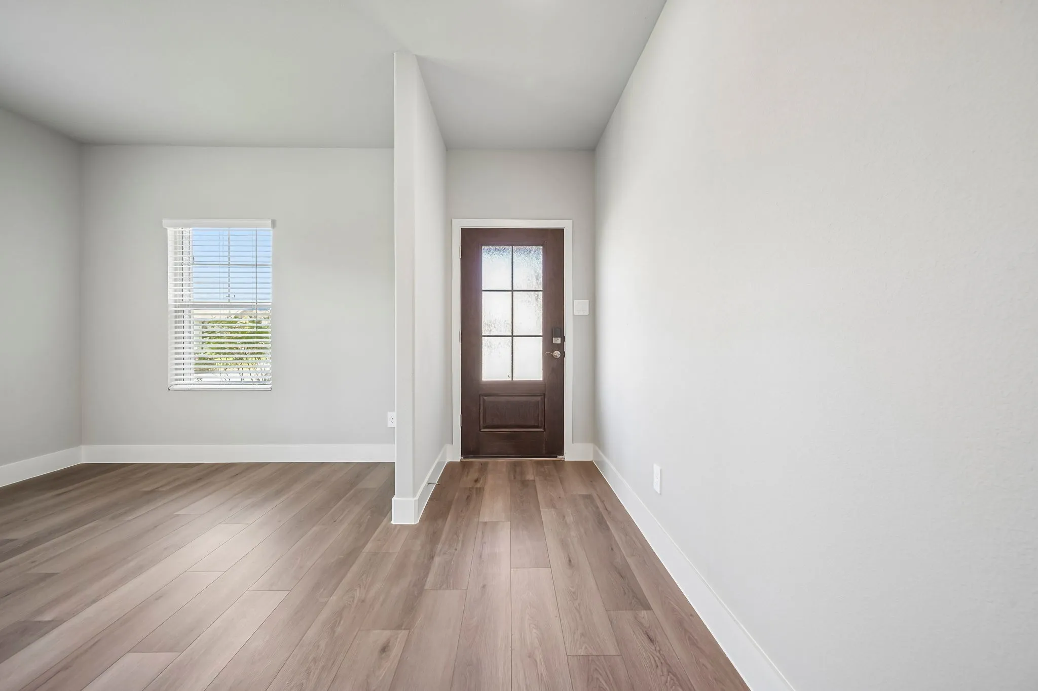  Photo is not of the actual home, but is an inspirational photo of builder’s model home and may depict options, furnishings, and/or decorator features that are not included.
