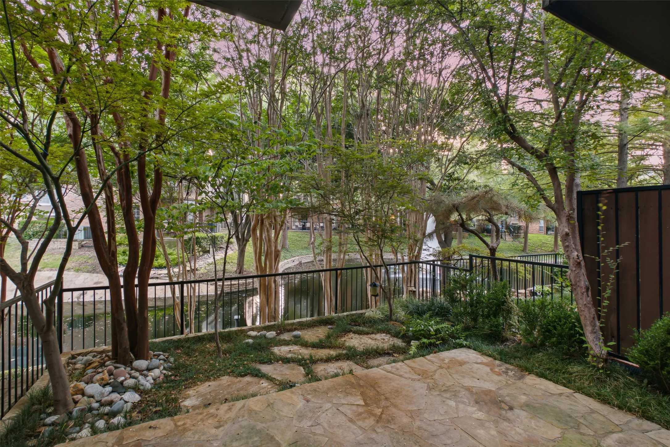 Townhouse For Sale in Dallas County , 14891 Towne Lake Circle, Addison, Texas 75001, 4 Bedroom, 3 Bathroom, 2 Garage spaces, 2,470 Sqft, built in 1999, mls#21337276, Real Estate Agent in Addison, Homes For Sale in Dallas county, Homes For Sale in Addison, Realtor in Addison Texas, Real Estate Brokerage Independent Realty Texas, Luminita Cordes Realtor