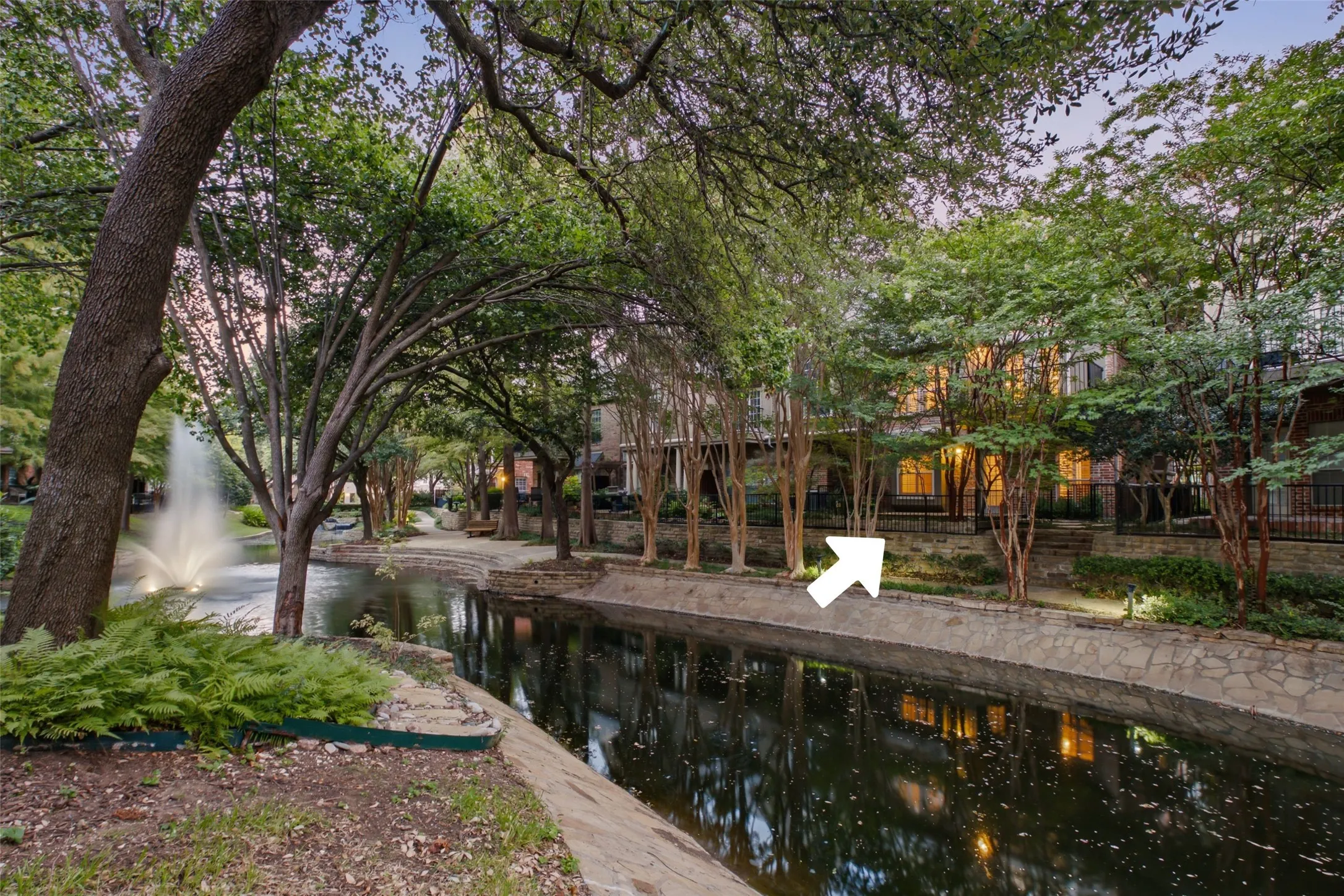 Townhouse For Sale in Dallas County , 14891 Towne Lake Circle, Addison, Texas 75001, 4 Bedroom, 3 Bathroom, 2 Garage spaces, 2,470 Sqft, built in 1999, mls#21337276, Real Estate Agent in Addison, Homes For Sale in Dallas county, Homes For Sale in Addison, Realtor in Addison Texas, Real Estate Brokerage Independent Realty Texas, Luminita Cordes Realtor