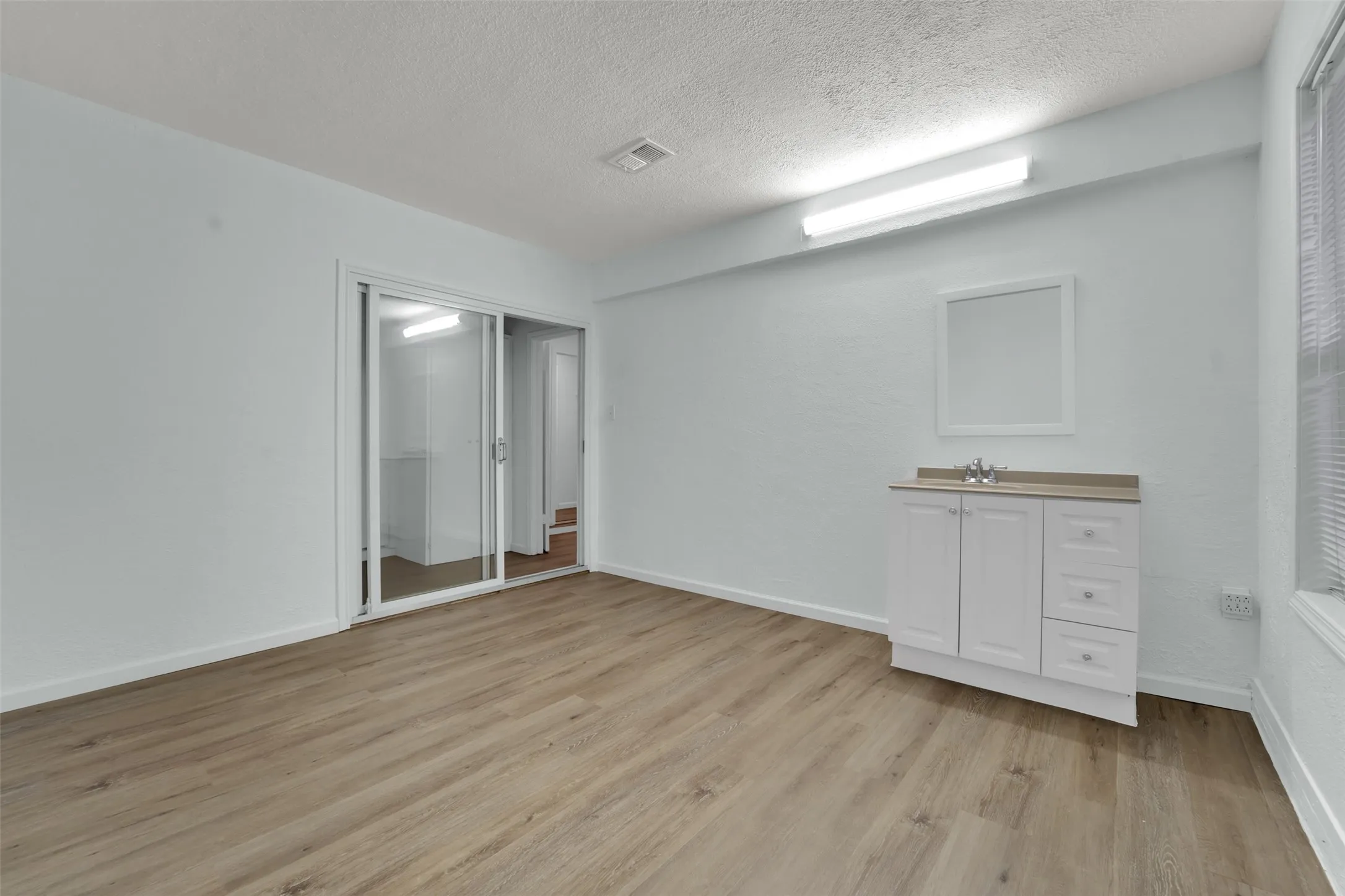 Single Family Residence For Sale in Dallas County , 1616 Choctaw Drive, Mesquite, Texas 75149, 4 Bedroom, 3 Bathroom, Garage spaces, 2,190 Sqft, built in 1984, mls#21361661, Real Estate Agent in Mesquite, Homes For Sale in Dallas county, Homes For Sale in Mesquite, Realtor in Mesquite Texas, Real Estate Brokerage Independent Realty Texas, Luminita Cordes Realtor