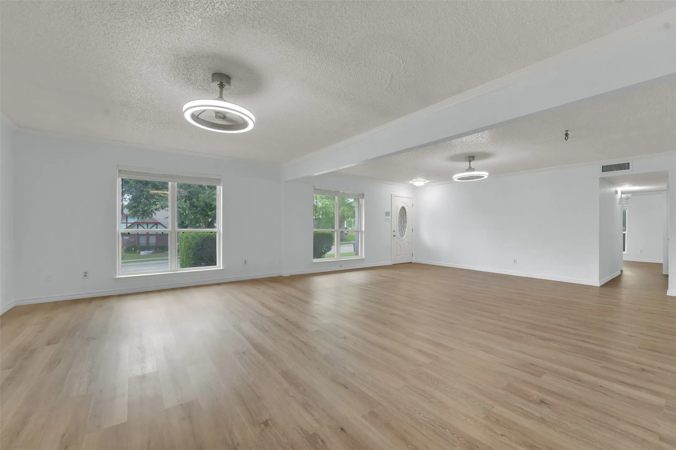Single Family Residence For Sale in Dallas County , 1616 Choctaw Drive, Mesquite, Texas 75149, 4 Bedroom, 3 Bathroom, Garage spaces, 2,190 Sqft, built in 1984, mls#21361661, Real Estate Agent in Mesquite, Homes For Sale in Dallas county, Homes For Sale in Mesquite, Realtor in Mesquite Texas, Real Estate Brokerage Independent Realty Texas, Luminita Cordes Realtor