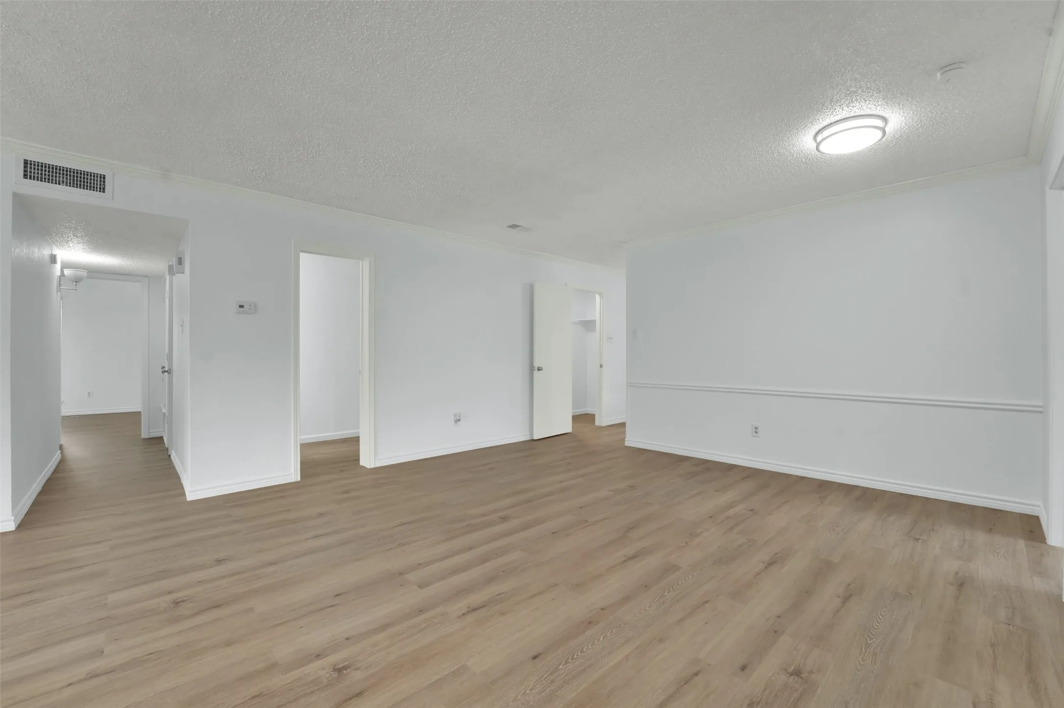 Single Family Residence For Sale in Dallas County , 1616 Choctaw Drive, Mesquite, Texas 75149, 4 Bedroom, 3 Bathroom, Garage spaces, 2,190 Sqft, built in 1984, mls#21361661, Real Estate Agent in Mesquite, Homes For Sale in Dallas county, Homes For Sale in Mesquite, Realtor in Mesquite Texas, Real Estate Brokerage Independent Realty Texas, Luminita Cordes Realtor