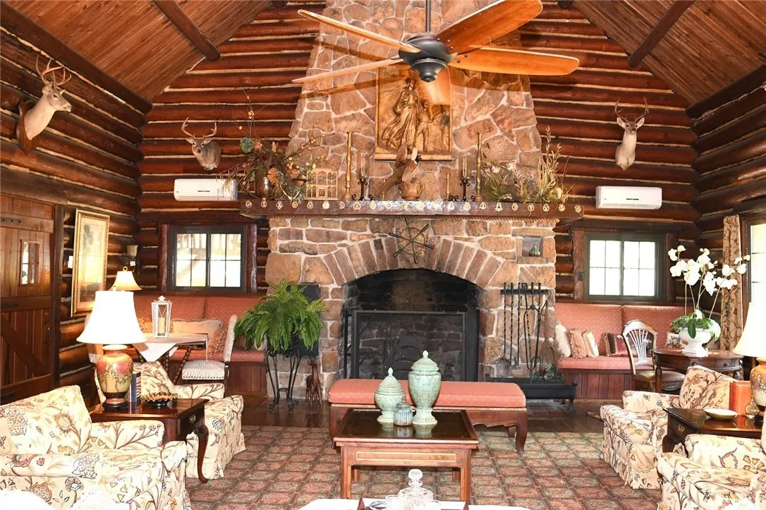 Farm For Sale in Freestone County , 1747 W Highway 84, Mexia, Texas 76667, 5 Bedroom, 4 Bathroom, Garage spaces, 4,276 Sqft, built in 1932, mls#21332065, Real Estate Agent in Mexia, Homes For Sale in Freestone county, Homes For Sale in Mexia, Realtor in Mexia Texas, Real Estate Brokerage Independent Realty Texas, Luminita Cordes Realtor