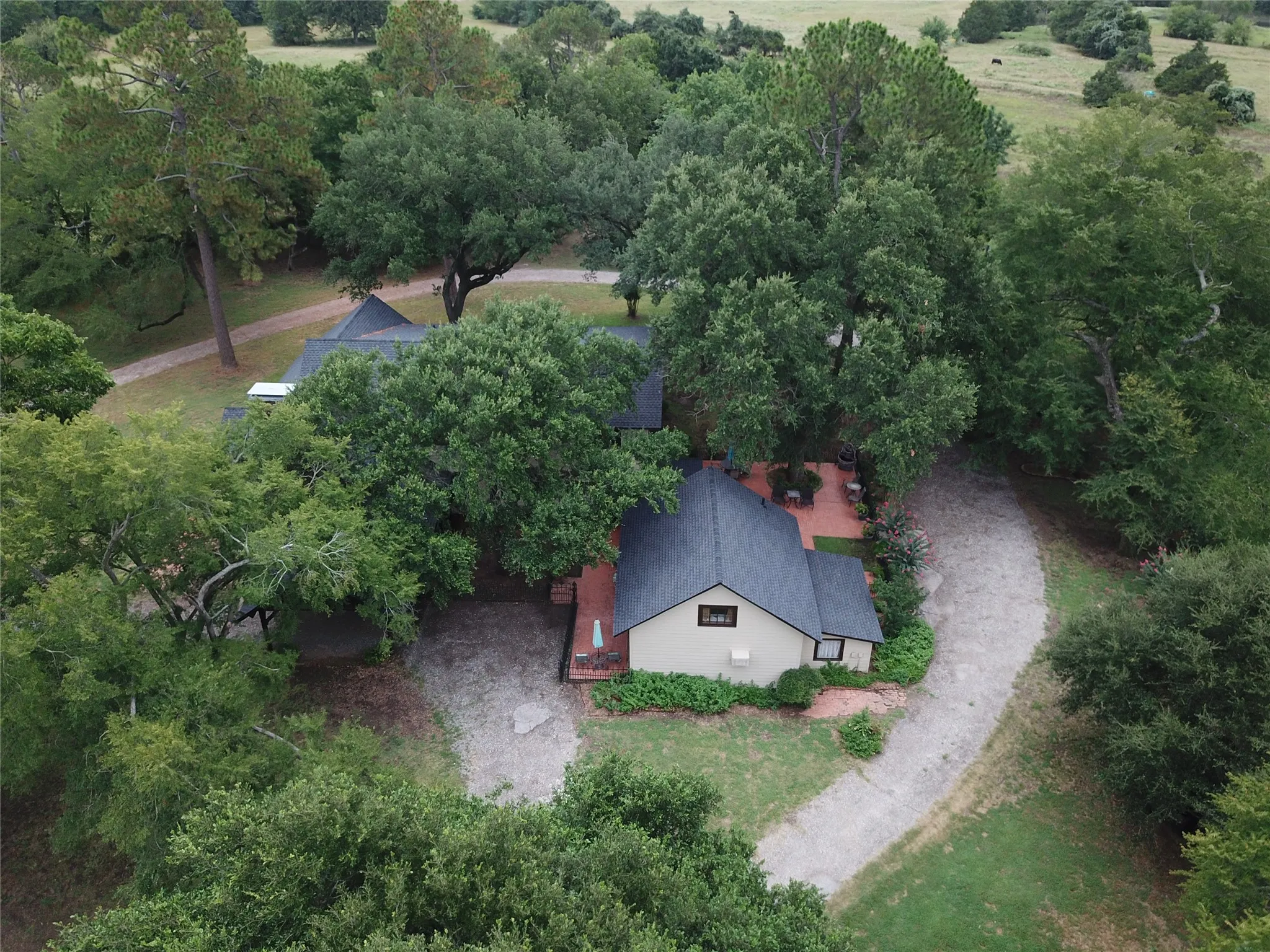 Farm For Sale in Freestone County , 1747 W Highway 84, Mexia, Texas 76667, 5 Bedroom, 4 Bathroom, Garage spaces, 4,276 Sqft, built in 1932, mls#21332065, Real Estate Agent in Mexia, Homes For Sale in Freestone county, Homes For Sale in Mexia, Realtor in Mexia Texas, Real Estate Brokerage Independent Realty Texas, Luminita Cordes Realtor