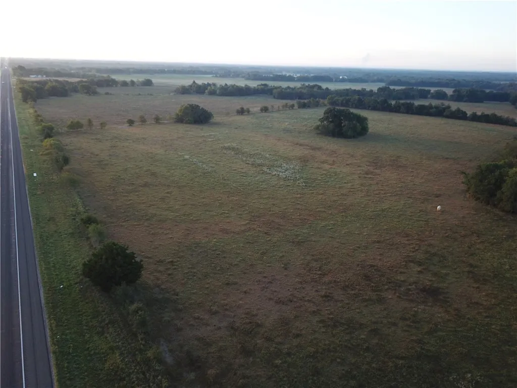 Farm For Sale in Freestone County , 1747 W Highway 84, Mexia, Texas 76667, 5 Bedroom, 4 Bathroom, Garage spaces, 4,276 Sqft, built in 1932, mls#21332065, Real Estate Agent in Mexia, Homes For Sale in Freestone county, Homes For Sale in Mexia, Realtor in Mexia Texas, Real Estate Brokerage Independent Realty Texas, Luminita Cordes Realtor