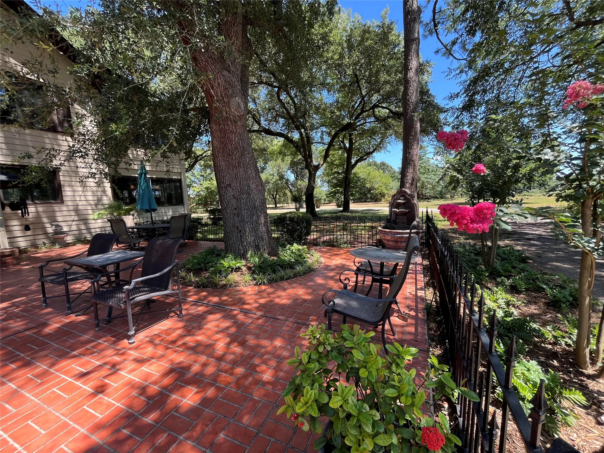 Farm For Sale in Freestone County , 1747 W Highway 84, Mexia, Texas 76667, 5 Bedroom, 4 Bathroom, Garage spaces, 4,276 Sqft, built in 1932, mls#21332065, Real Estate Agent in Mexia, Homes For Sale in Freestone county, Homes For Sale in Mexia, Realtor in Mexia Texas, Real Estate Brokerage Independent Realty Texas, Luminita Cordes Realtor