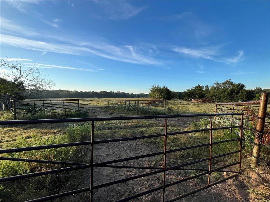 Farm For Sale in Freestone County , 1747 W Highway 84, Mexia, Texas 76667, 5 Bedroom, 4 Bathroom, Garage spaces, 4,276 Sqft, built in 1932, mls#21332065, Real Estate Agent in Mexia, Homes For Sale in Freestone county, Homes For Sale in Mexia, Realtor in Mexia Texas, Real Estate Brokerage Independent Realty Texas, Luminita Cordes Realtor