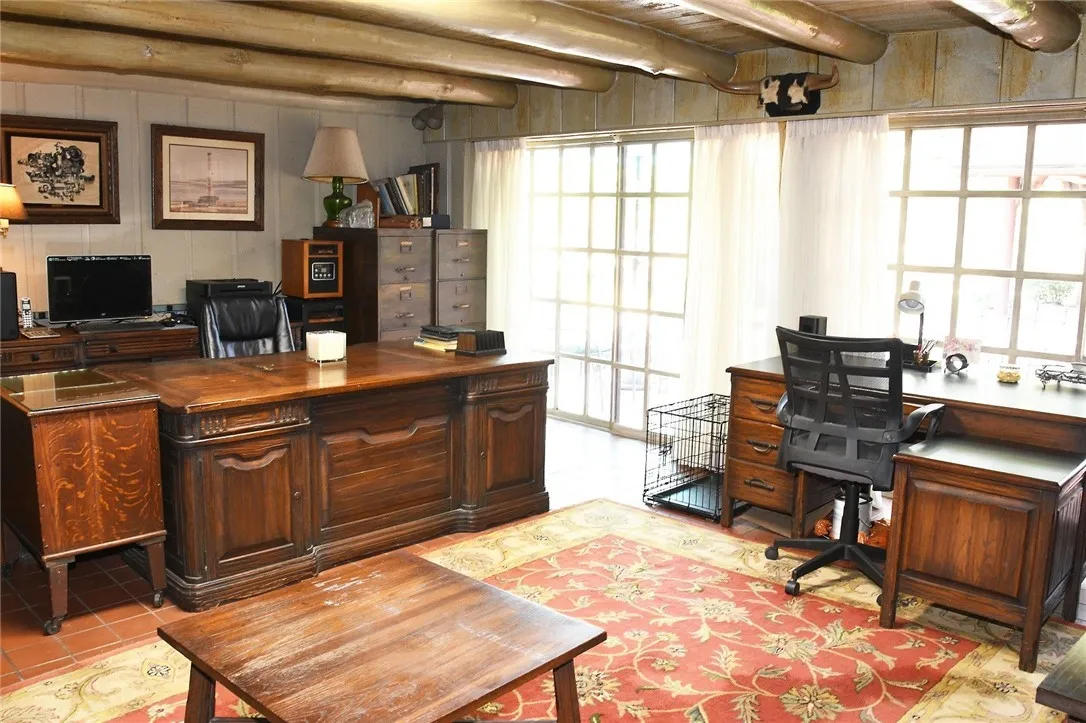 Farm For Sale in Freestone County , 1747 W Highway 84, Mexia, Texas 76667, 5 Bedroom, 4 Bathroom, Garage spaces, 4,276 Sqft, built in 1932, mls#21332065, Real Estate Agent in Mexia, Homes For Sale in Freestone county, Homes For Sale in Mexia, Realtor in Mexia Texas, Real Estate Brokerage Independent Realty Texas, Luminita Cordes Realtor