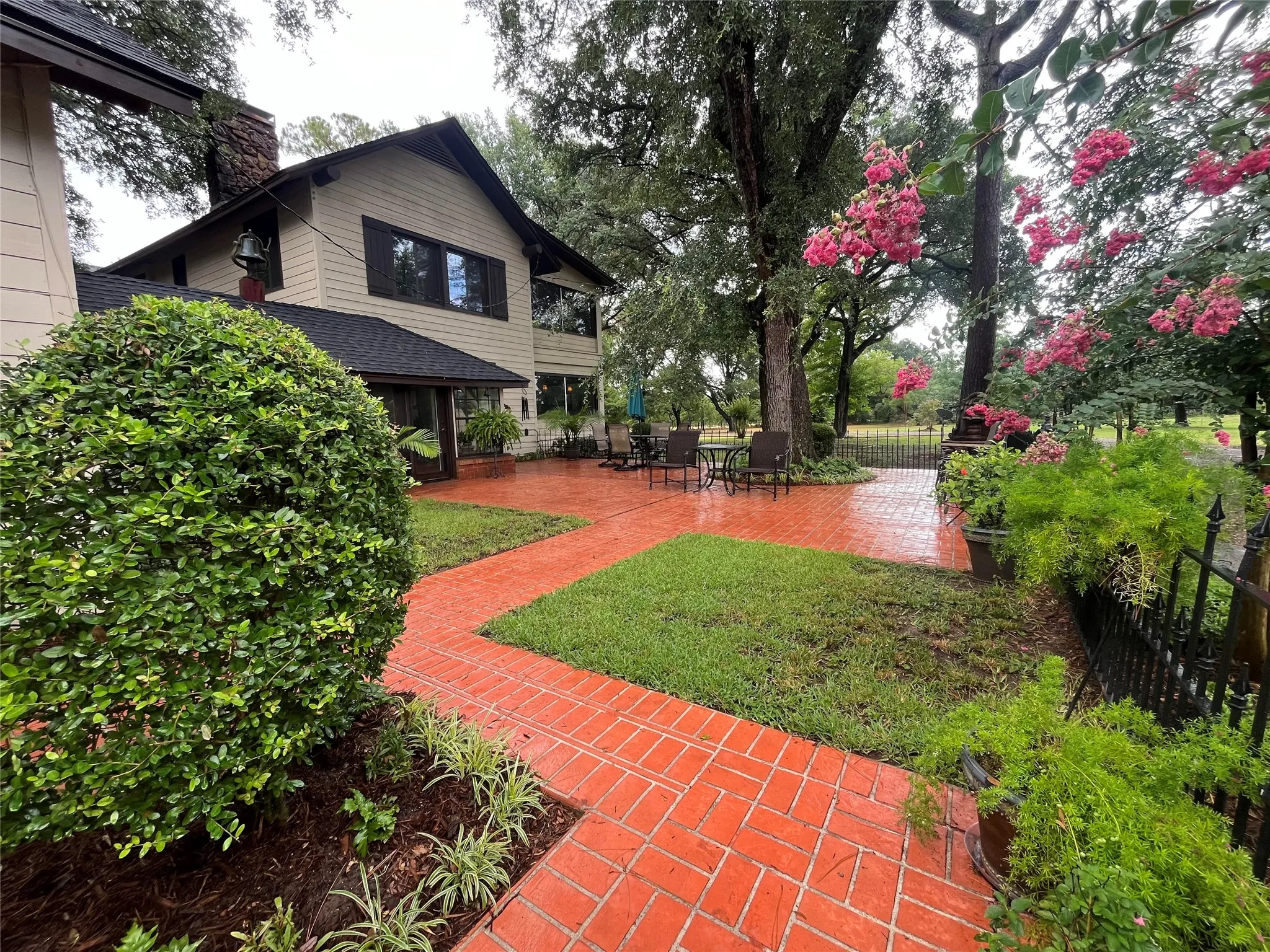 Farm For Sale in Freestone County , 1747 W Highway 84, Mexia, Texas 76667, 5 Bedroom, 4 Bathroom, Garage spaces, 4,276 Sqft, built in 1932, mls#21332065, Real Estate Agent in Mexia, Homes For Sale in Freestone county, Homes For Sale in Mexia, Realtor in Mexia Texas, Real Estate Brokerage Independent Realty Texas, Luminita Cordes Realtor