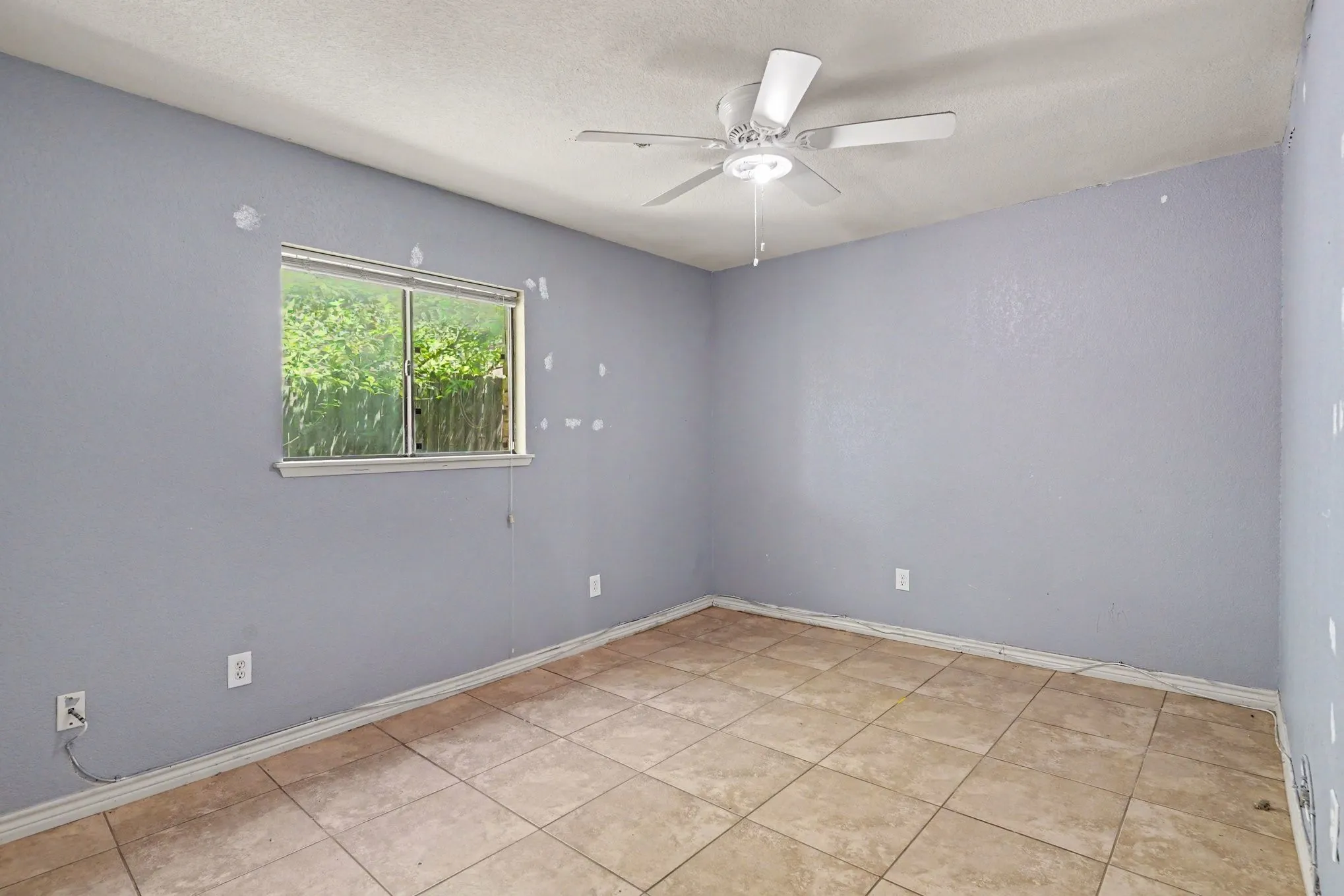 Single Family Residence For Sale in Tarrant County , 7107 Blackberry Drive, Arlington, Texas 76016, 3 Bedroom, 2 Bathroom, 2 Garage spaces, 1,748 Sqft, built in 1980, Price $270,000, mls#21357022, Real Estate Agent in Arlington, Homes For Sale in Tarrant county, Homes For Sale in Arlington, Realtor in Arlington Texas, Real Estate Brokerage Independent Realty Texas, Luminita Cordes Realtor
