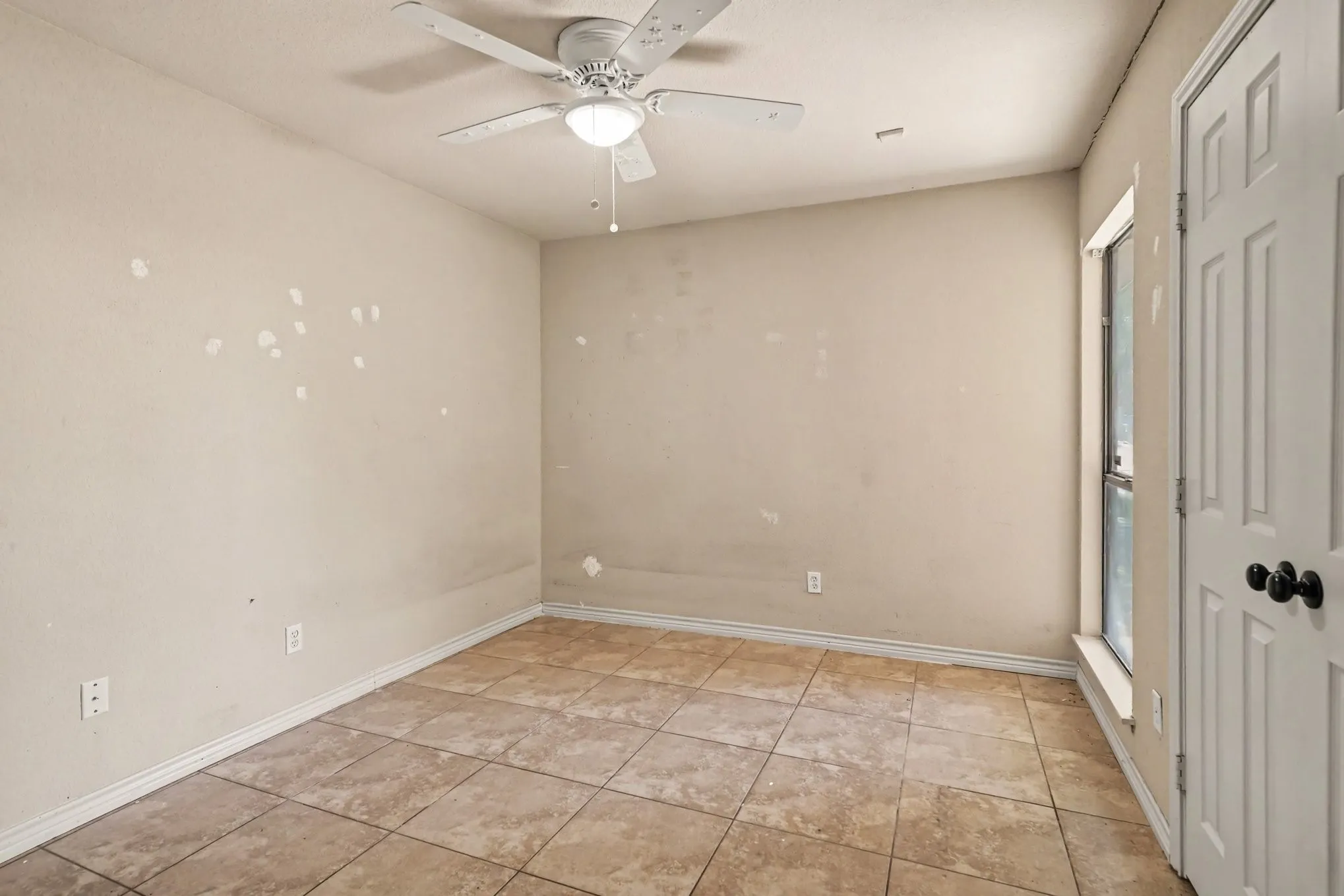 Single Family Residence For Sale in Tarrant County , 7107 Blackberry Drive, Arlington, Texas 76016, 3 Bedroom, 2 Bathroom, 2 Garage spaces, 1,748 Sqft, built in 1980, Price $270,000, mls#21357022, Real Estate Agent in Arlington, Homes For Sale in Tarrant county, Homes For Sale in Arlington, Realtor in Arlington Texas, Real Estate Brokerage Independent Realty Texas, Luminita Cordes Realtor