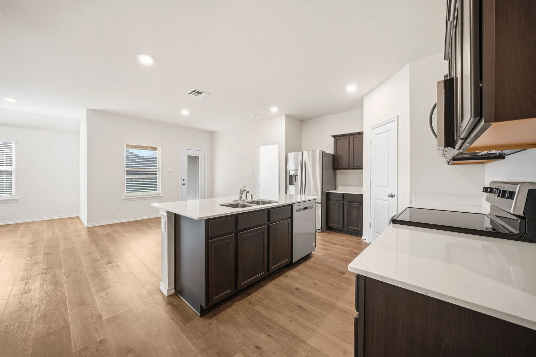 Single Family Residence For Sale in Ellis County , 2909 Baldwin Lane, Ennis, Texas 75119, 3 Bedroom, 2 Bathroom, 2 Garage spaces, 1,637 Sqft, built in 2024, Price $269,777, mls#21362066, Real Estate Agent in Ennis, Homes For Sale in Ellis county, Homes For Sale in Ennis, Realtor in Ennis Texas, Real Estate Brokerage Independent Realty Texas, Luminita Cordes Realtor