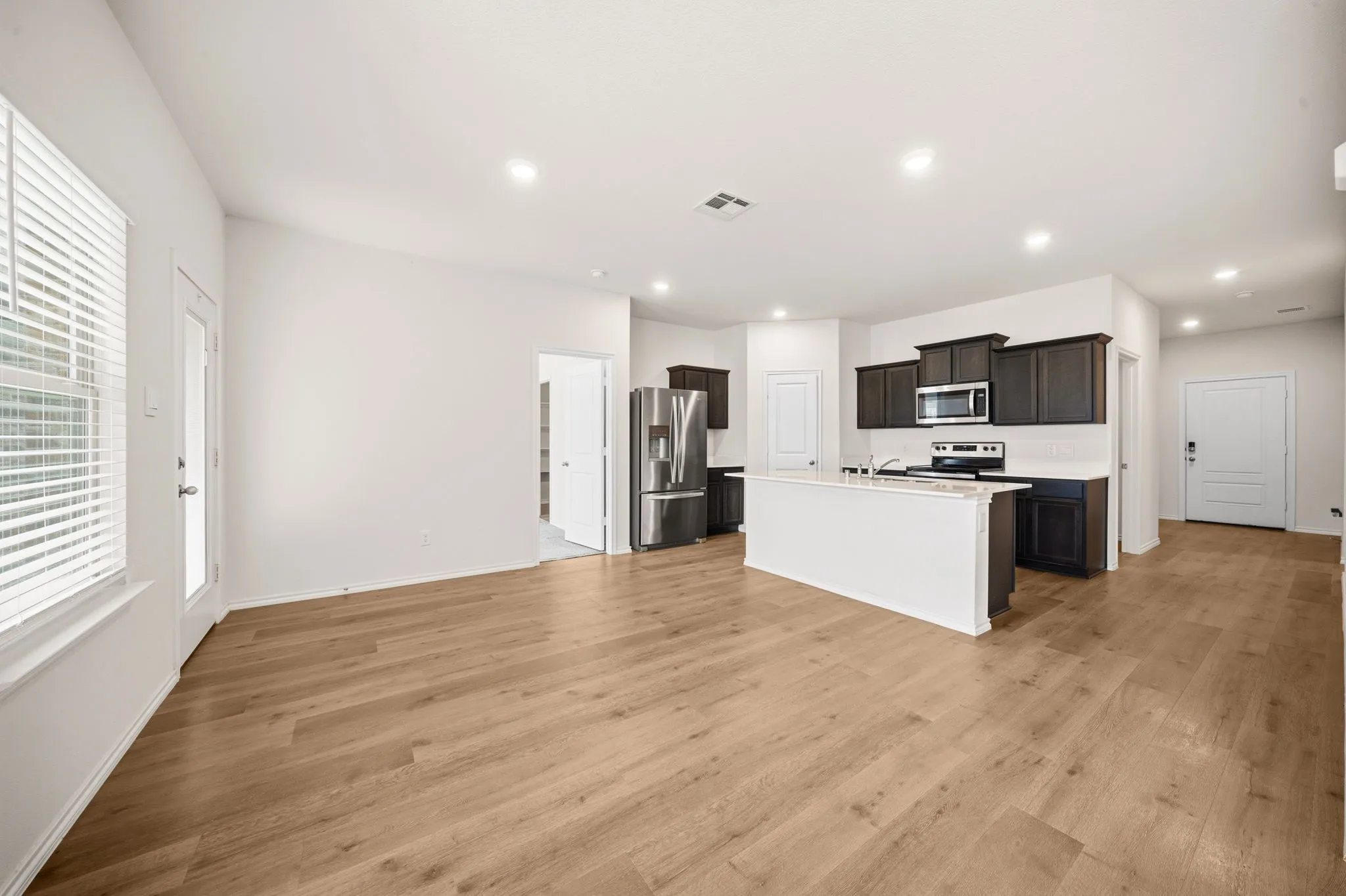 Single Family Residence For Sale in Ellis County , 2909 Baldwin Lane, Ennis, Texas 75119, 3 Bedroom, 2 Bathroom, 2 Garage spaces, 1,637 Sqft, built in 2024, Price $269,777, mls#21362066, Real Estate Agent in Ennis, Homes For Sale in Ellis county, Homes For Sale in Ennis, Realtor in Ennis Texas, Real Estate Brokerage Independent Realty Texas, Luminita Cordes Realtor