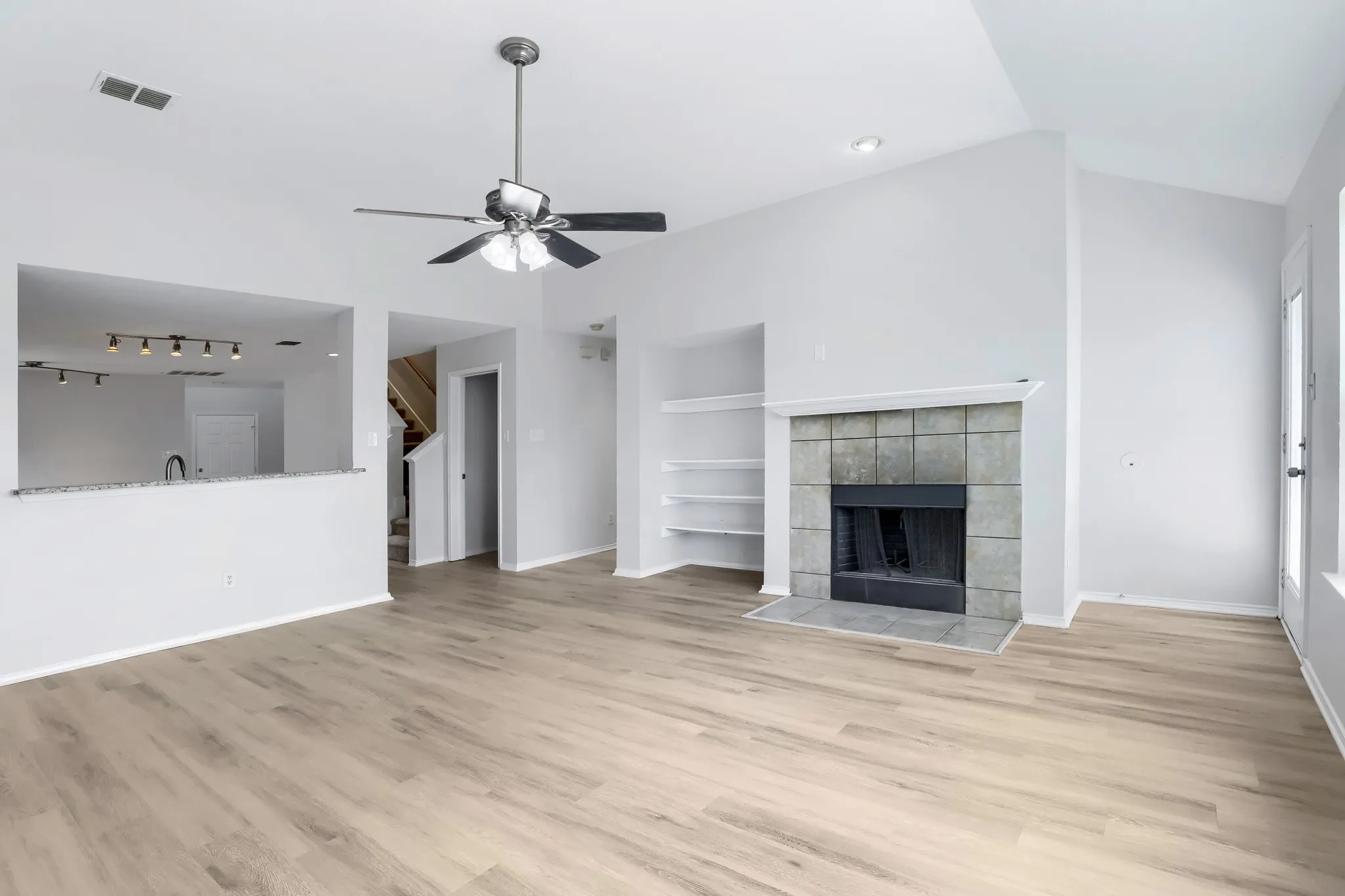 Single Family Residence For Sale in Tarrant County , 4140 Heirship Court, Fort Worth, Texas 76244, 5 Bedroom, 3 Bathroom, 2 Garage spaces, 2,708 Sqft, built in 2007, mls#21359511, Real Estate Agent in Fort Worth, Homes For Sale in Tarrant county, Homes For Sale in Fort Worth, Realtor in Fort Worth Texas, Real Estate Brokerage Independent Realty Texas, Luminita Cordes Realtor