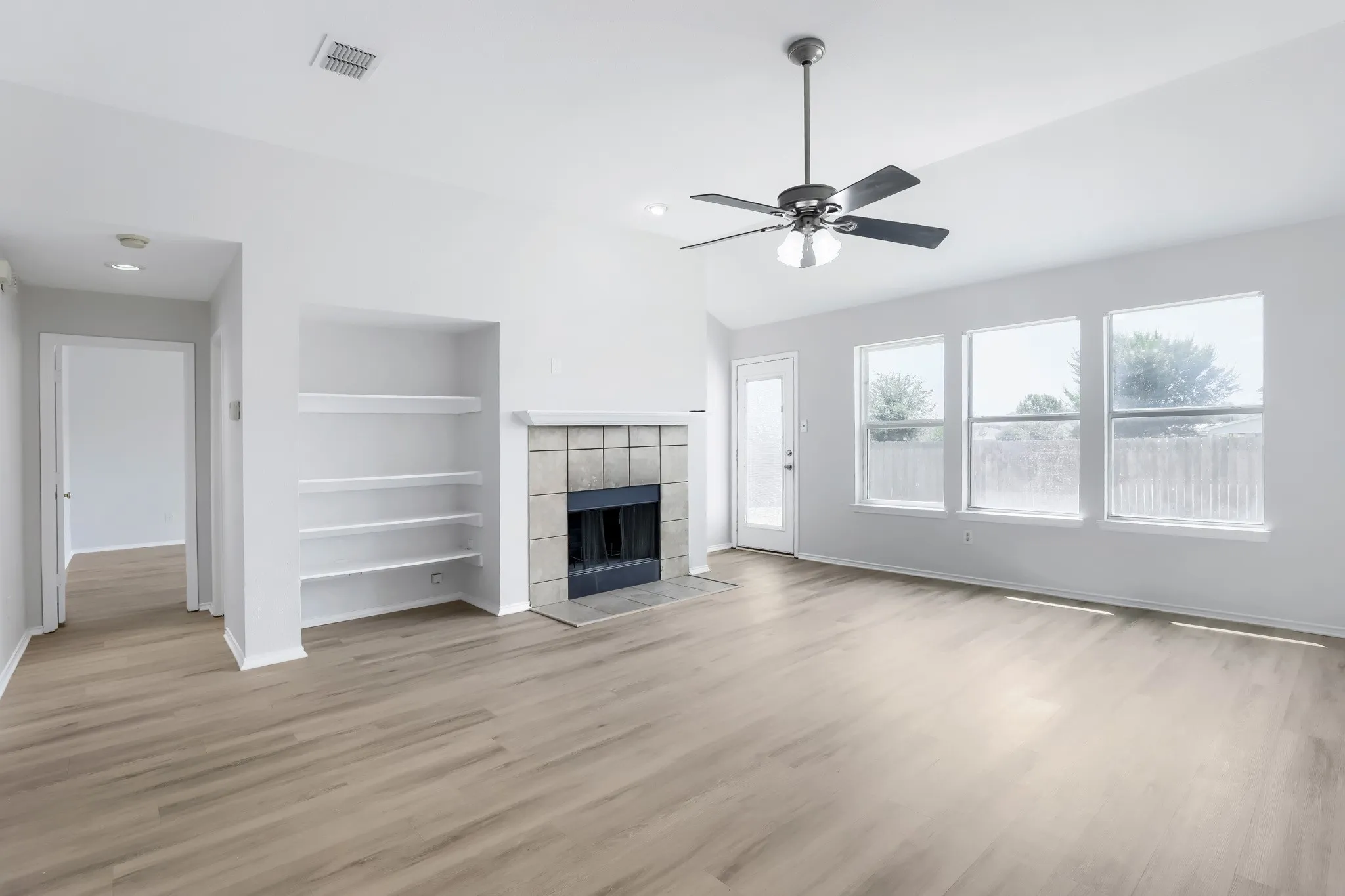 Single Family Residence For Sale in Tarrant County , 4140 Heirship Court, Fort Worth, Texas 76244, 5 Bedroom, 3 Bathroom, 2 Garage spaces, 2,708 Sqft, built in 2007, mls#21359511, Real Estate Agent in Fort Worth, Homes For Sale in Tarrant county, Homes For Sale in Fort Worth, Realtor in Fort Worth Texas, Real Estate Brokerage Independent Realty Texas, Luminita Cordes Realtor