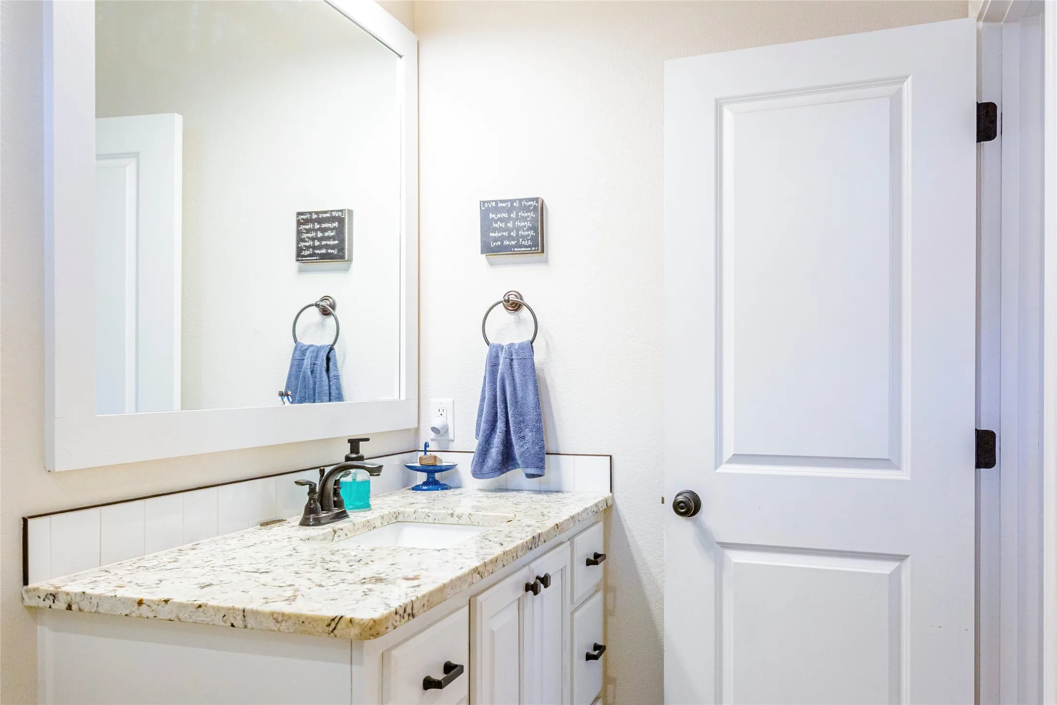 Single Family Residence For Sale in Taylor County , 337 Sophia Lane, Abilene, Texas 79602, 3 Bedroom, 2 Bathroom, 2 Garage spaces, 1,527 Sqft, built in 2020, mls#21361637, Real Estate Agent in Abilene, Homes For Sale in Taylor county, Homes For Sale in Abilene, Realtor in Abilene Texas, Real Estate Brokerage Independent Realty Texas, Luminita Cordes Realtor