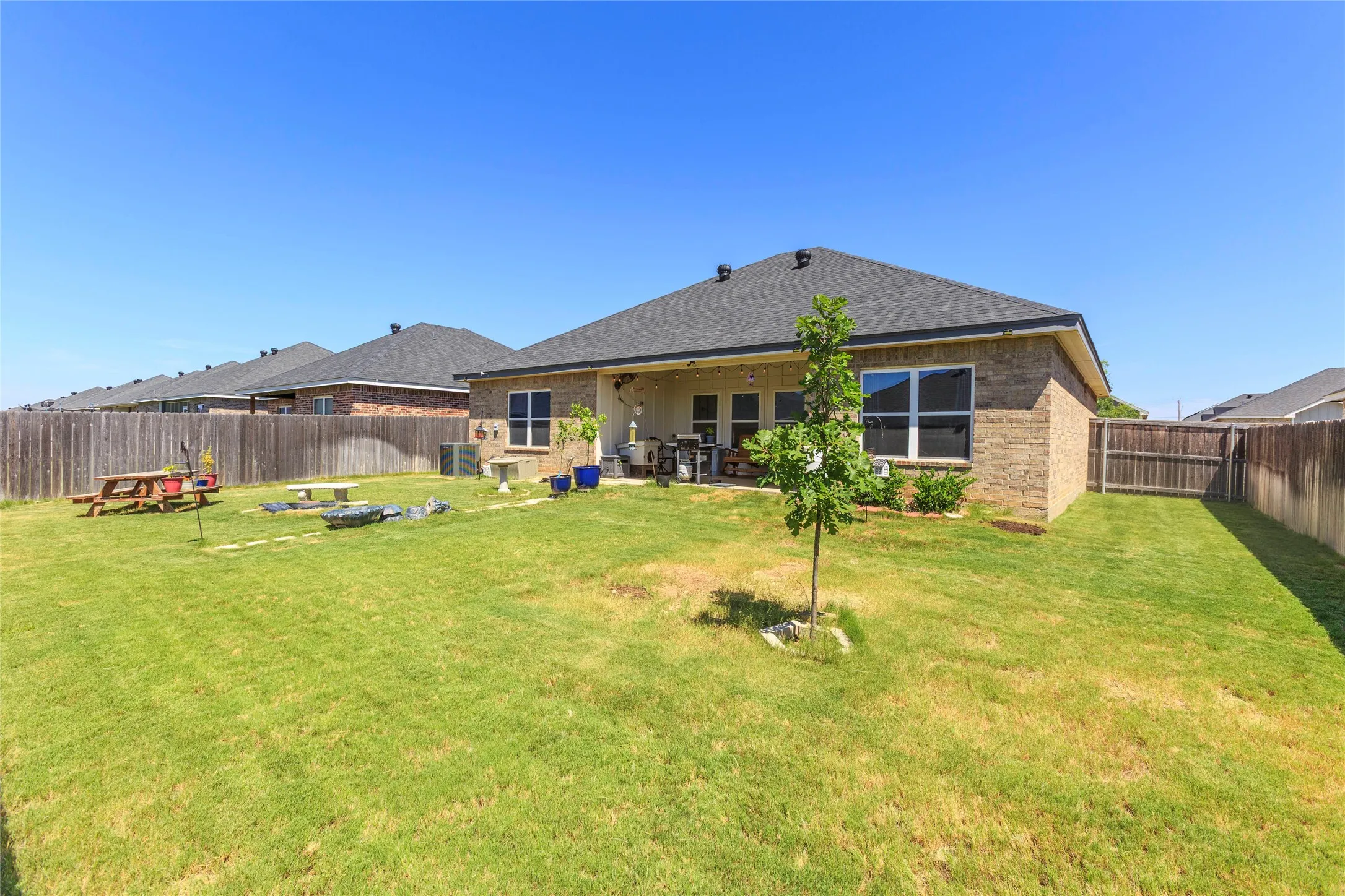 Single Family Residence For Sale in Taylor County , 337 Sophia Lane, Abilene, Texas 79602, 3 Bedroom, 2 Bathroom, 2 Garage spaces, 1,527 Sqft, built in 2020, mls#21361637, Real Estate Agent in Abilene, Homes For Sale in Taylor county, Homes For Sale in Abilene, Realtor in Abilene Texas, Real Estate Brokerage Independent Realty Texas, Luminita Cordes Realtor