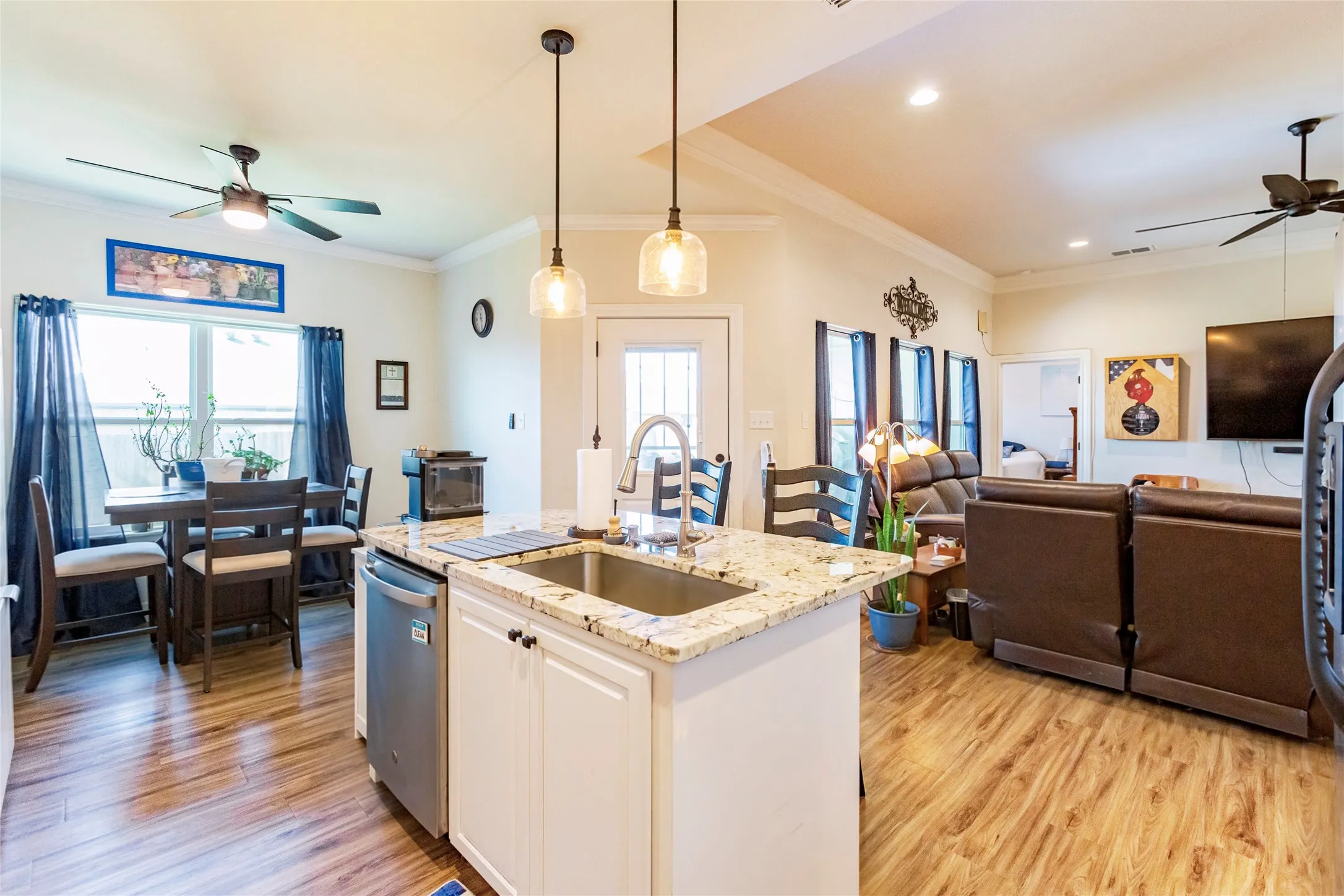 Single Family Residence For Sale in Taylor County , 337 Sophia Lane, Abilene, Texas 79602, 3 Bedroom, 2 Bathroom, 2 Garage spaces, 1,527 Sqft, built in 2020, mls#21361637, Real Estate Agent in Abilene, Homes For Sale in Taylor county, Homes For Sale in Abilene, Realtor in Abilene Texas, Real Estate Brokerage Independent Realty Texas, Luminita Cordes Realtor