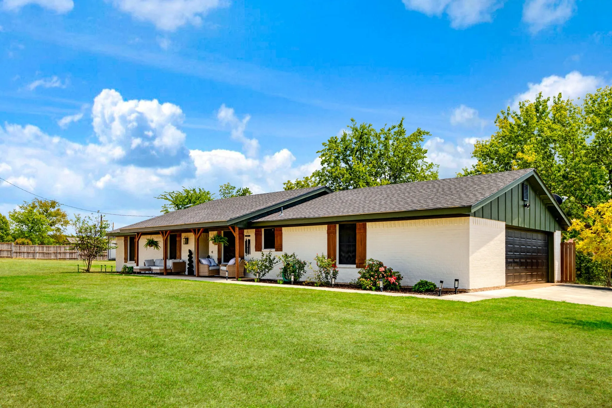 Single Family Residence For Sale in Lamar County , 19 County Road 43040, Powderly, Texas 75473, 3 Bedroom, 2 Bathroom, 2 Garage spaces, 1,736 Sqft, built in 1999, Price $324,900, mls#21362631, Real Estate Agent in Powderly, Homes For Sale in Lamar county, Homes For Sale in Powderly, Realtor in Powderly Texas, Real Estate Brokerage Independent Realty Texas, Luminita Cordes Realtor