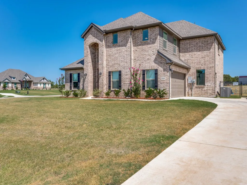 Single Family Residence For Sale in Denton County , 6048 Mango Drive, Sanger, Texas 76266, 4 Bedroom, 3 Bathroom, 2 Garage spaces, 2,691 Sqft, built in 2025, mls#21352941, Real Estate Agent in Sanger, Homes For Sale in Denton county, Homes For Sale in Sanger, Realtor in Sanger Texas, Real Estate Brokerage Independent Realty Texas, Luminita Cordes Realtor