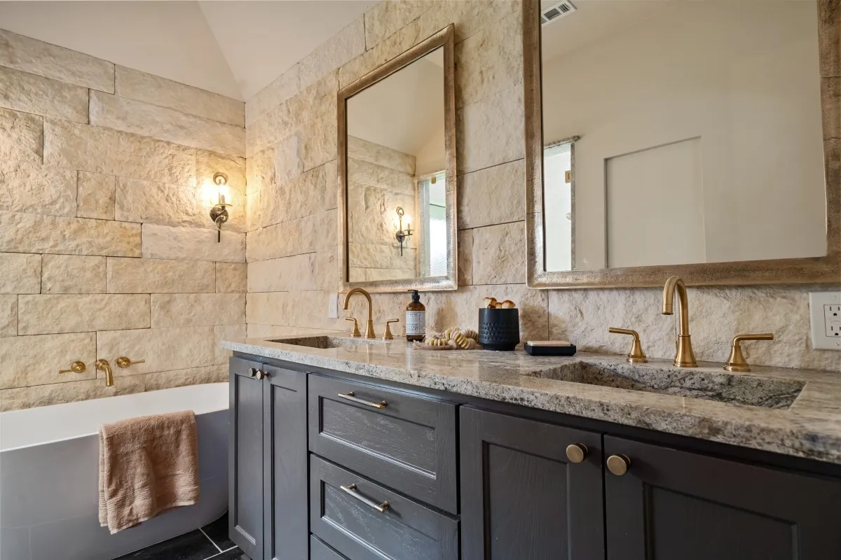 Single Family Residence For Sale in Collin County , 6515 Genstar Lane, Dallas, Texas 75252, 4 Bedroom, 3 Bathroom, 2 Garage spaces, 2,546 Sqft, built in 1983, mls#21362594, Real Estate Agent in Dallas, Homes For Sale in Collin county, Homes For Sale in Dallas, Realtor in Dallas Texas, Real Estate Brokerage Independent Realty Texas, Luminita Cordes Realtor