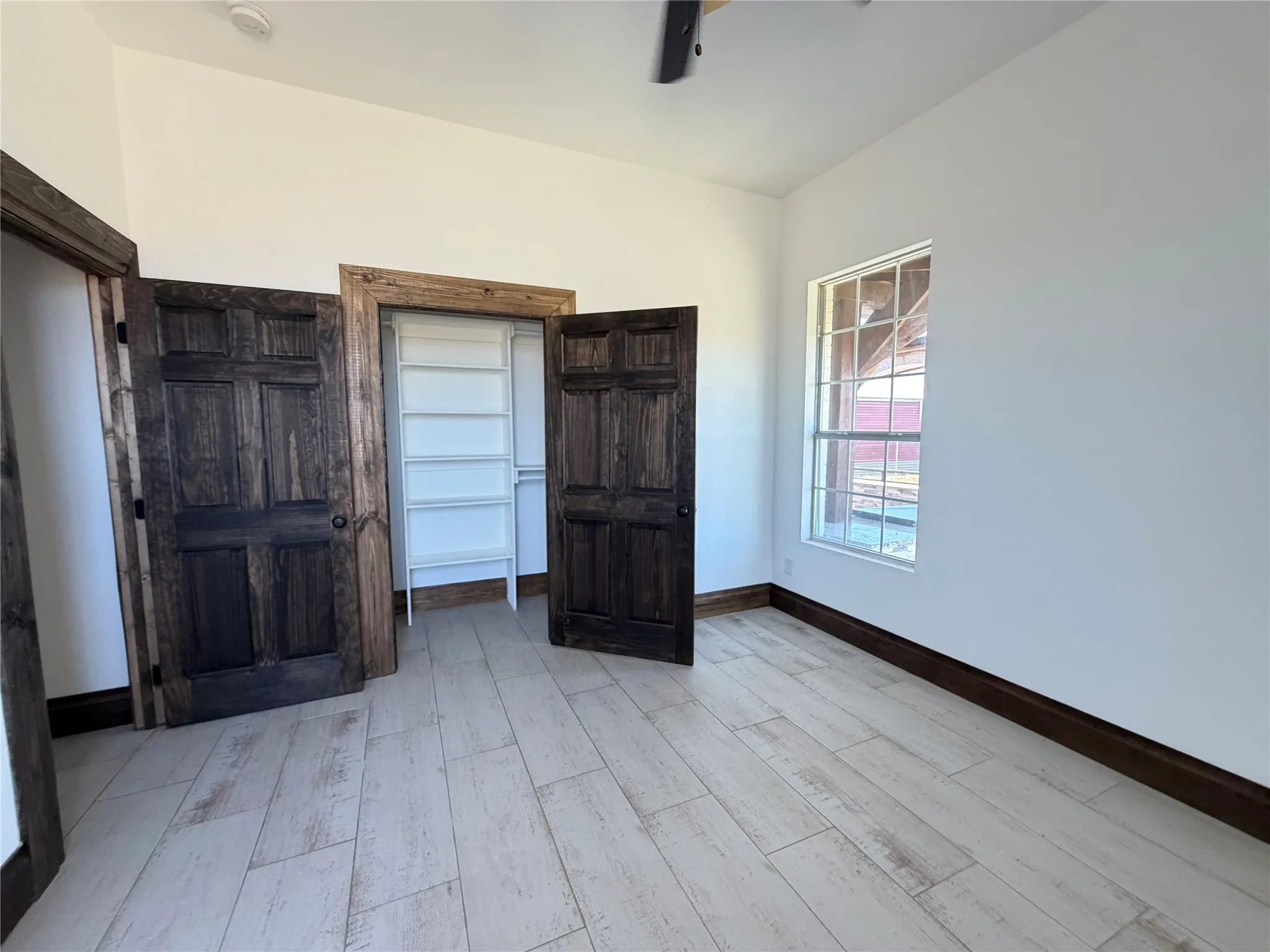 Single Family Residence For Sale in Ellis County , 1015 Curry Road, Waxahachie, Texas 75167, 5 Bedroom, 3 Bathroom, Garage spaces, 5,113 Sqft, built in 2011, mls#21359628, Real Estate Agent in Waxahachie, Homes For Sale in Ellis county, Homes For Sale in Waxahachie, Realtor in Waxahachie Texas, Real Estate Brokerage Independent Realty Texas, Luminita Cordes Realtor