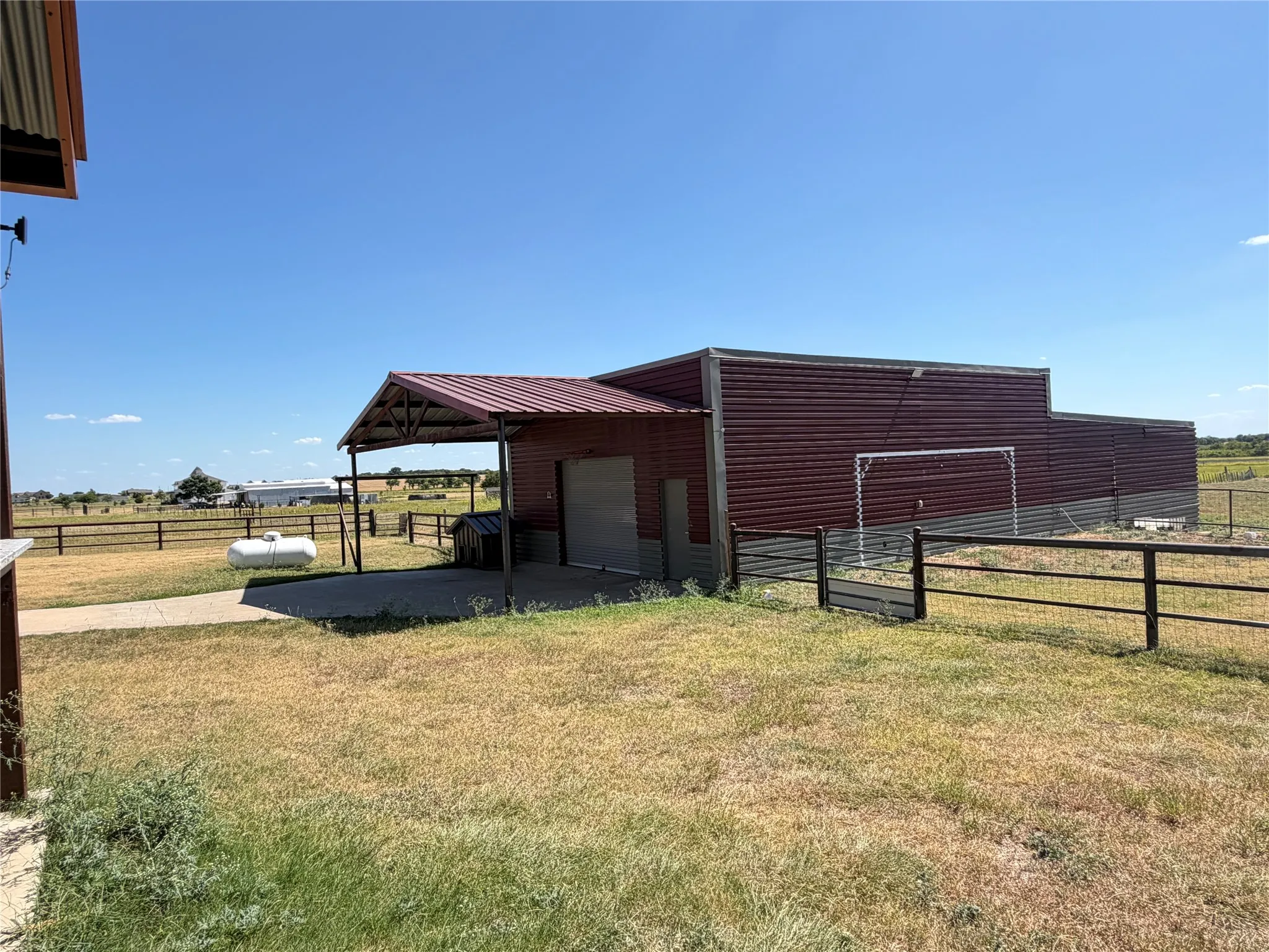 Single Family Residence For Sale in Ellis County , 1015 Curry Road, Waxahachie, Texas 75167, 5 Bedroom, 3 Bathroom, Garage spaces, 5,113 Sqft, built in 2011, mls#21359628, Real Estate Agent in Waxahachie, Homes For Sale in Ellis county, Homes For Sale in Waxahachie, Realtor in Waxahachie Texas, Real Estate Brokerage Independent Realty Texas, Luminita Cordes Realtor