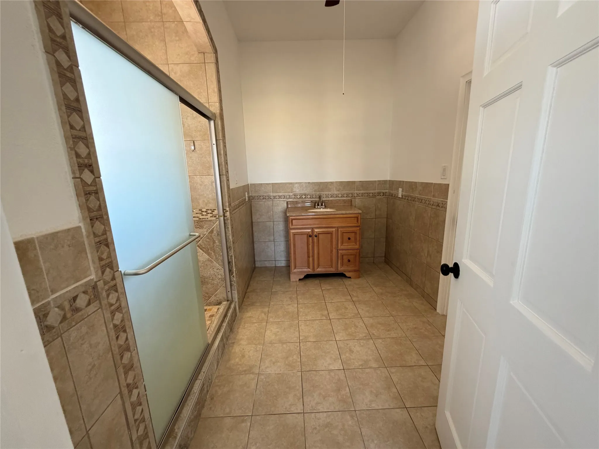 Single Family Residence For Sale in Ellis County , 1015 Curry Road, Waxahachie, Texas 75167, 5 Bedroom, 3 Bathroom, Garage spaces, 5,113 Sqft, built in 2011, mls#21359628, Real Estate Agent in Waxahachie, Homes For Sale in Ellis county, Homes For Sale in Waxahachie, Realtor in Waxahachie Texas, Real Estate Brokerage Independent Realty Texas, Luminita Cordes Realtor
