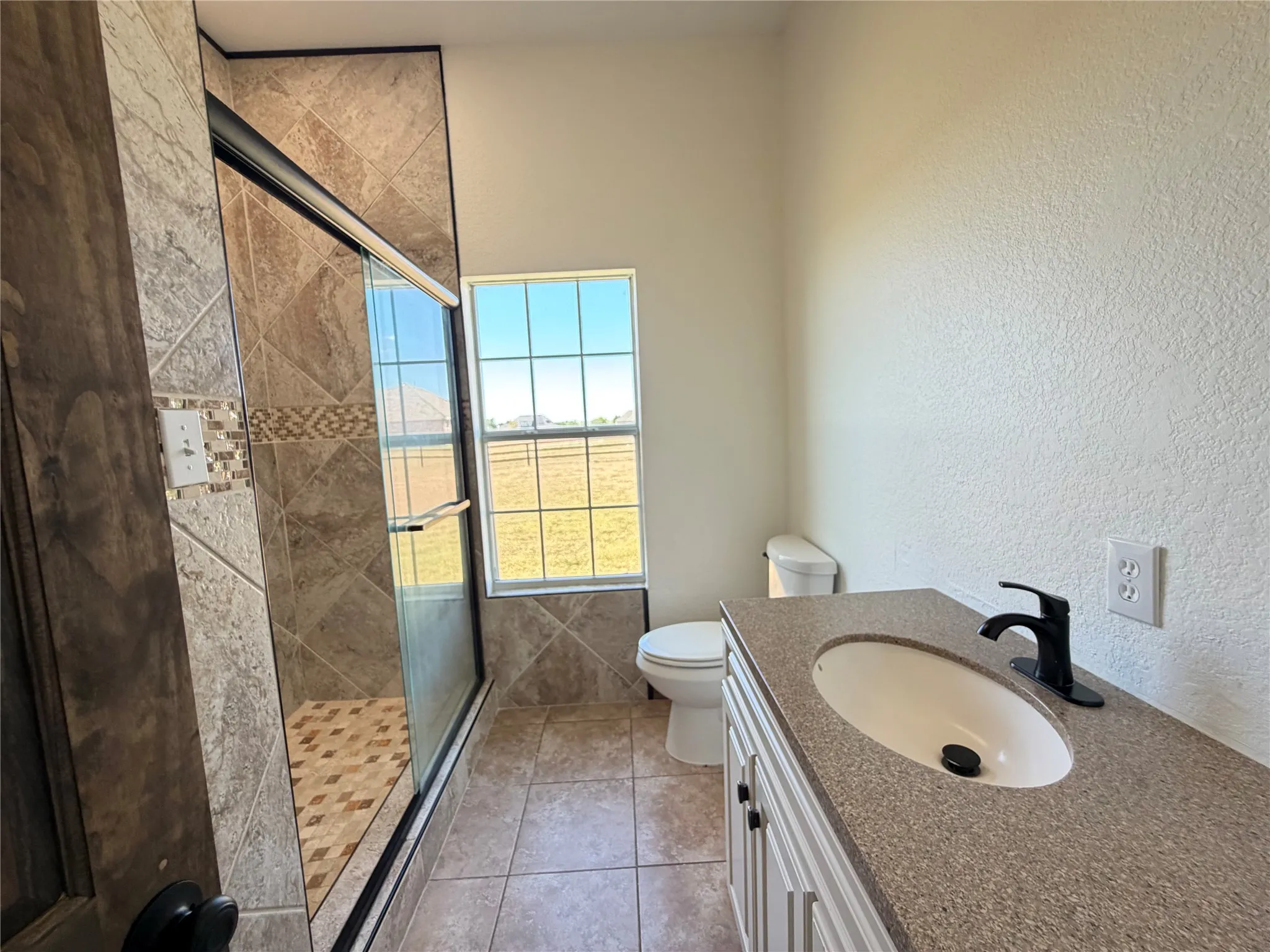 Single Family Residence For Sale in Ellis County , 1015 Curry Road, Waxahachie, Texas 75167, 5 Bedroom, 3 Bathroom, Garage spaces, 5,113 Sqft, built in 2011, mls#21359628, Real Estate Agent in Waxahachie, Homes For Sale in Ellis county, Homes For Sale in Waxahachie, Realtor in Waxahachie Texas, Real Estate Brokerage Independent Realty Texas, Luminita Cordes Realtor