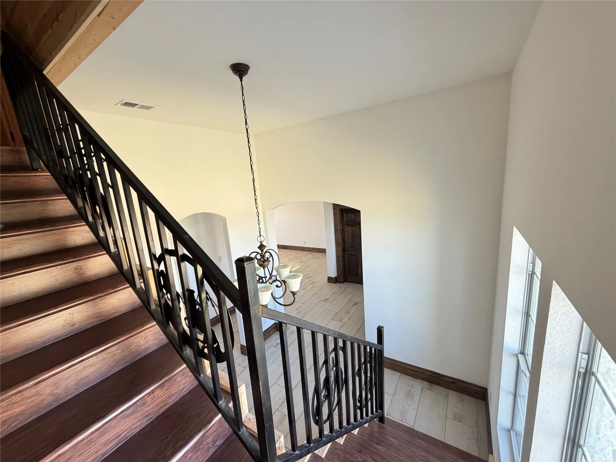 Single Family Residence For Sale in Ellis County , 1015 Curry Road, Waxahachie, Texas 75167, 5 Bedroom, 3 Bathroom, Garage spaces, 5,113 Sqft, built in 2011, mls#21359628, Real Estate Agent in Waxahachie, Homes For Sale in Ellis county, Homes For Sale in Waxahachie, Realtor in Waxahachie Texas, Real Estate Brokerage Independent Realty Texas, Luminita Cordes Realtor