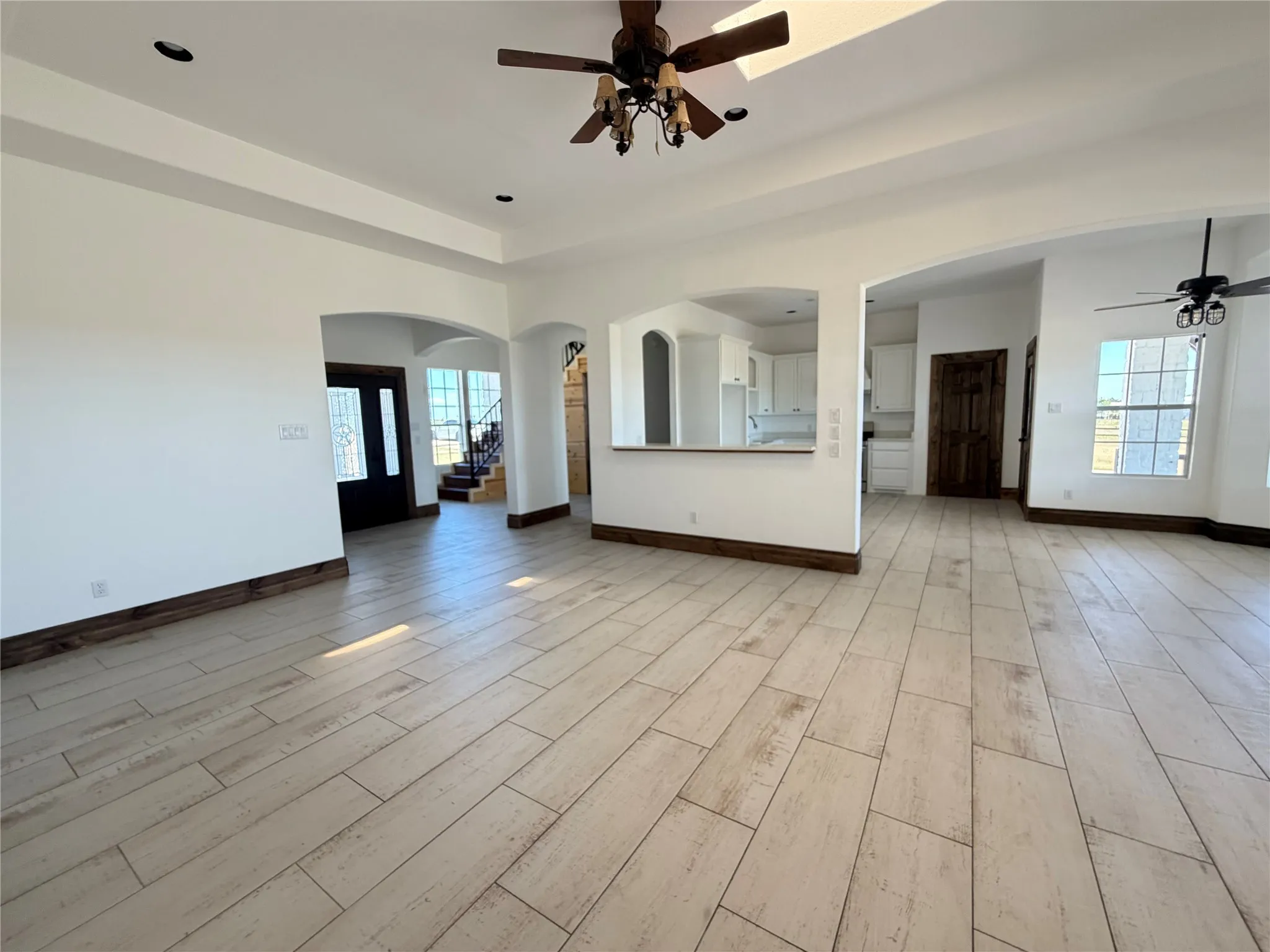 Single Family Residence For Sale in Ellis County , 1015 Curry Road, Waxahachie, Texas 75167, 5 Bedroom, 3 Bathroom, Garage spaces, 5,113 Sqft, built in 2011, mls#21359628, Real Estate Agent in Waxahachie, Homes For Sale in Ellis county, Homes For Sale in Waxahachie, Realtor in Waxahachie Texas, Real Estate Brokerage Independent Realty Texas, Luminita Cordes Realtor