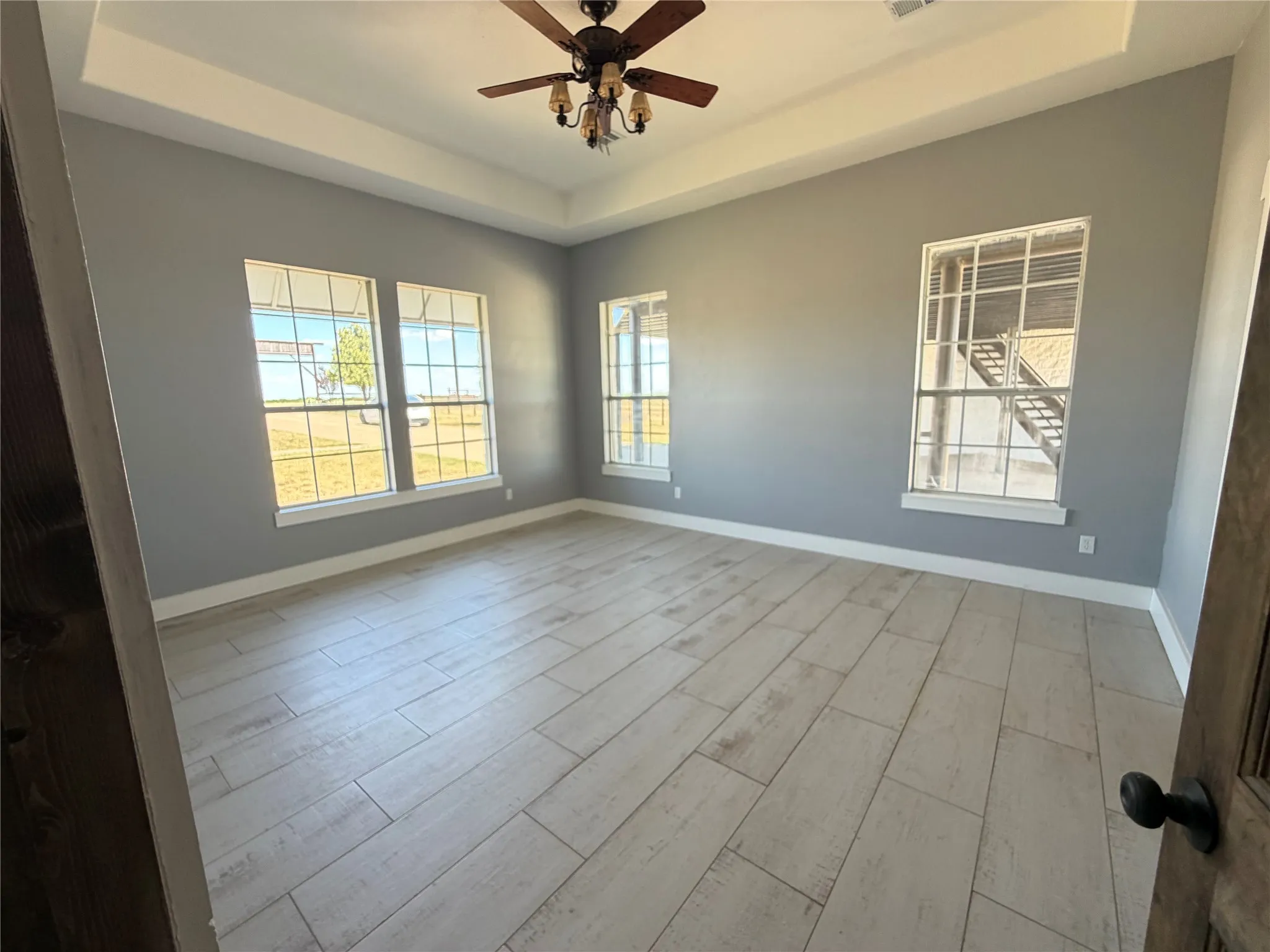 Single Family Residence For Sale in Ellis County , 1015 Curry Road, Waxahachie, Texas 75167, 5 Bedroom, 3 Bathroom, Garage spaces, 5,113 Sqft, built in 2011, mls#21359628, Real Estate Agent in Waxahachie, Homes For Sale in Ellis county, Homes For Sale in Waxahachie, Realtor in Waxahachie Texas, Real Estate Brokerage Independent Realty Texas, Luminita Cordes Realtor