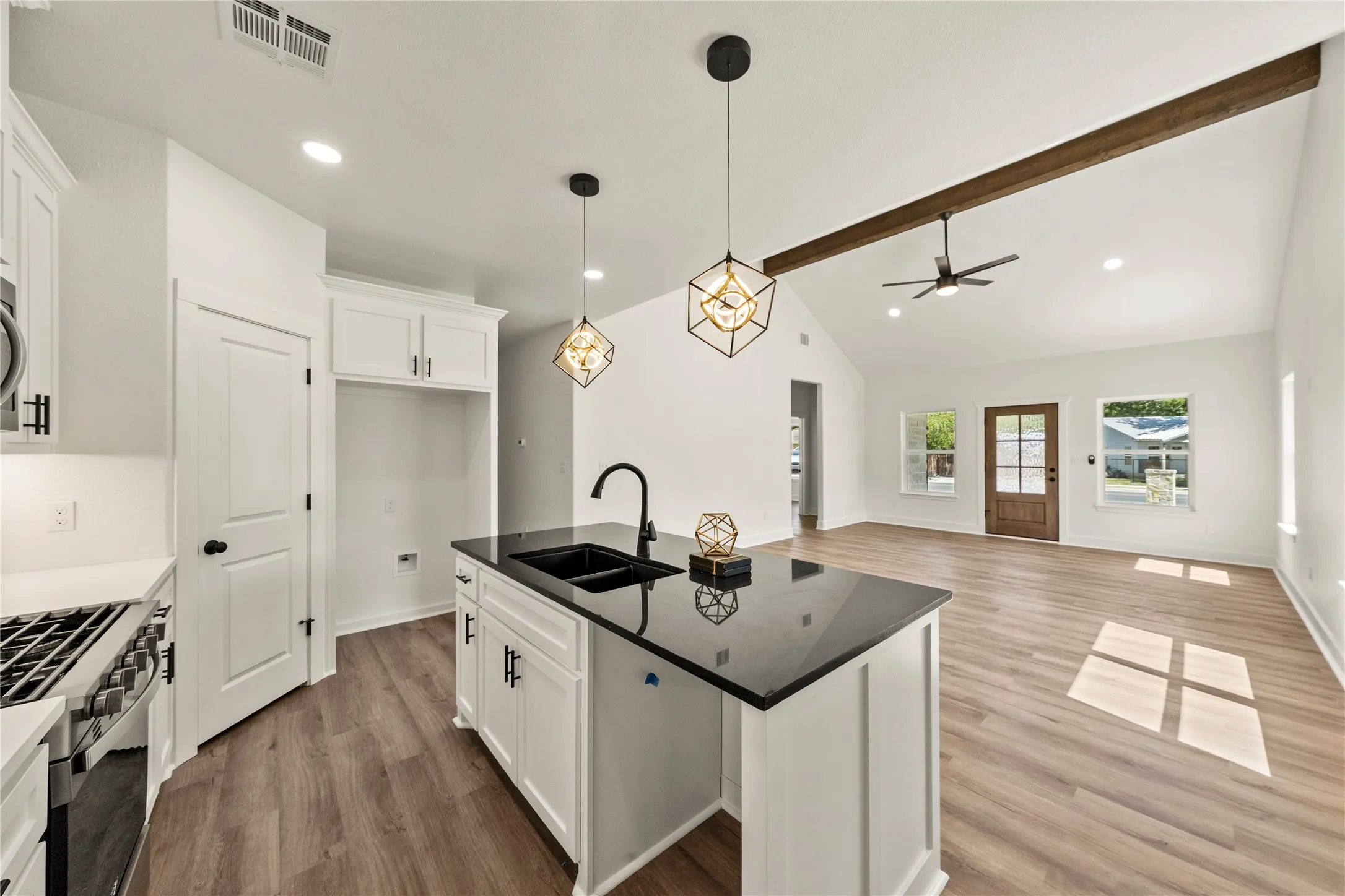 Single Family Residence For Sale in Mc Lennan County , 3317 Bagby Avenue, Waco, Texas 76711, 3 Bedroom, 3 Bathroom, Garage spaces, 1,600 Sqft, built in 2026, mls#21361391, Real Estate Agent in Waco, Homes For Sale in Mc Lennan county, Homes For Sale in Waco, Realtor in Waco Texas, Real Estate Brokerage Independent Realty Texas, Luminita Cordes Realtor