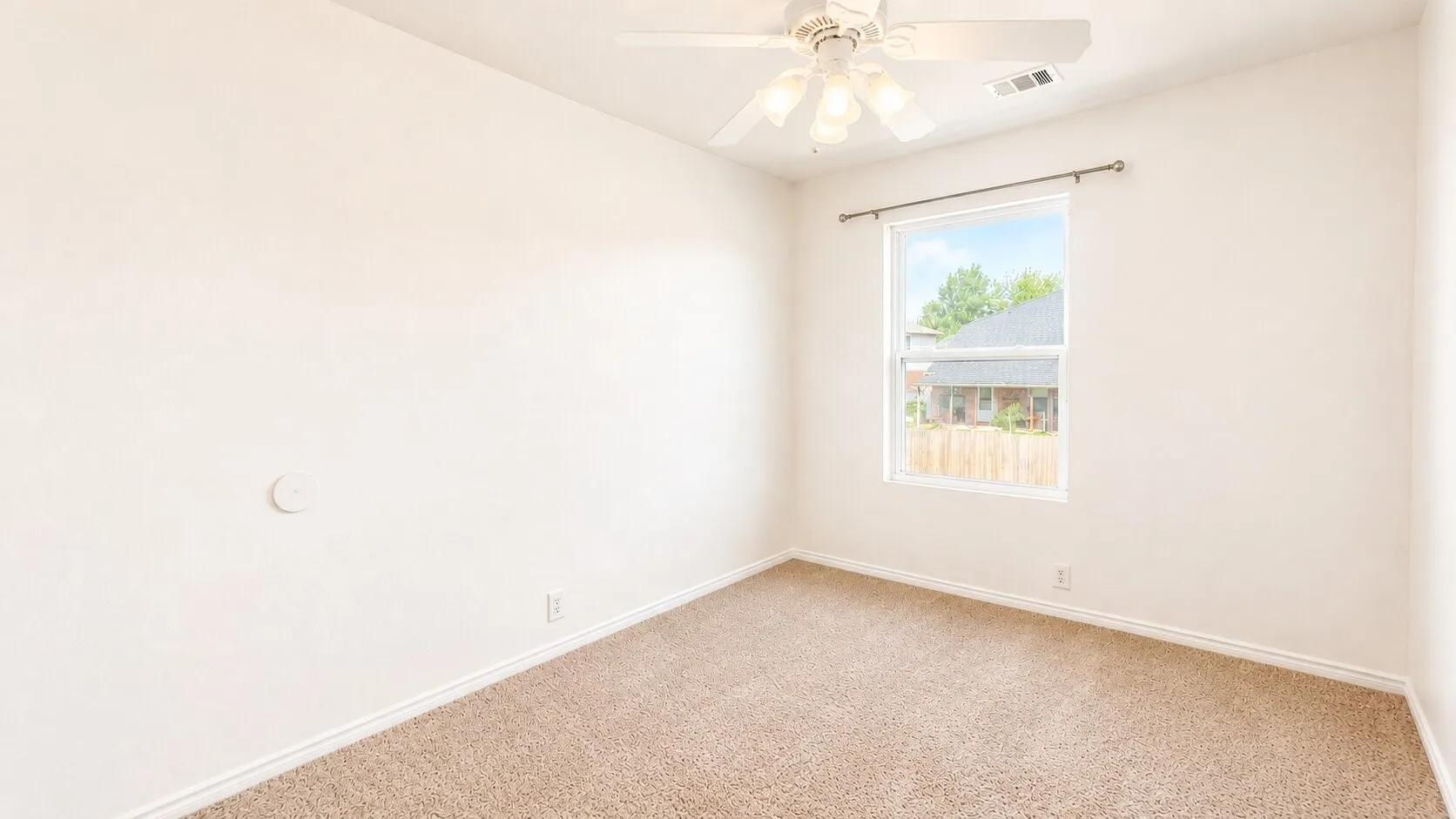 Single Family Residence For Sale in Collin County , 908 Greene Way, Wylie, Texas 75098, 3 Bedroom, 2 Bathroom, 2 Garage spaces, 1,221 Sqft, built in 2003, mls#21361565, Real Estate Agent in Wylie, Homes For Sale in Collin county, Homes For Sale in Wylie, Realtor in Wylie Texas, Real Estate Brokerage Independent Realty Texas, Luminita Cordes Realtor