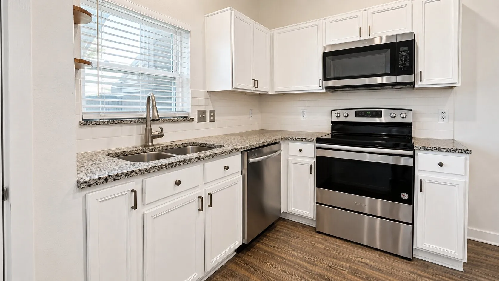 Single Family Residence For Sale in Collin County , 908 Greene Way, Wylie, Texas 75098, 3 Bedroom, 2 Bathroom, 2 Garage spaces, 1,221 Sqft, built in 2003, mls#21361565, Real Estate Agent in Wylie, Homes For Sale in Collin county, Homes For Sale in Wylie, Realtor in Wylie Texas, Real Estate Brokerage Independent Realty Texas, Luminita Cordes Realtor