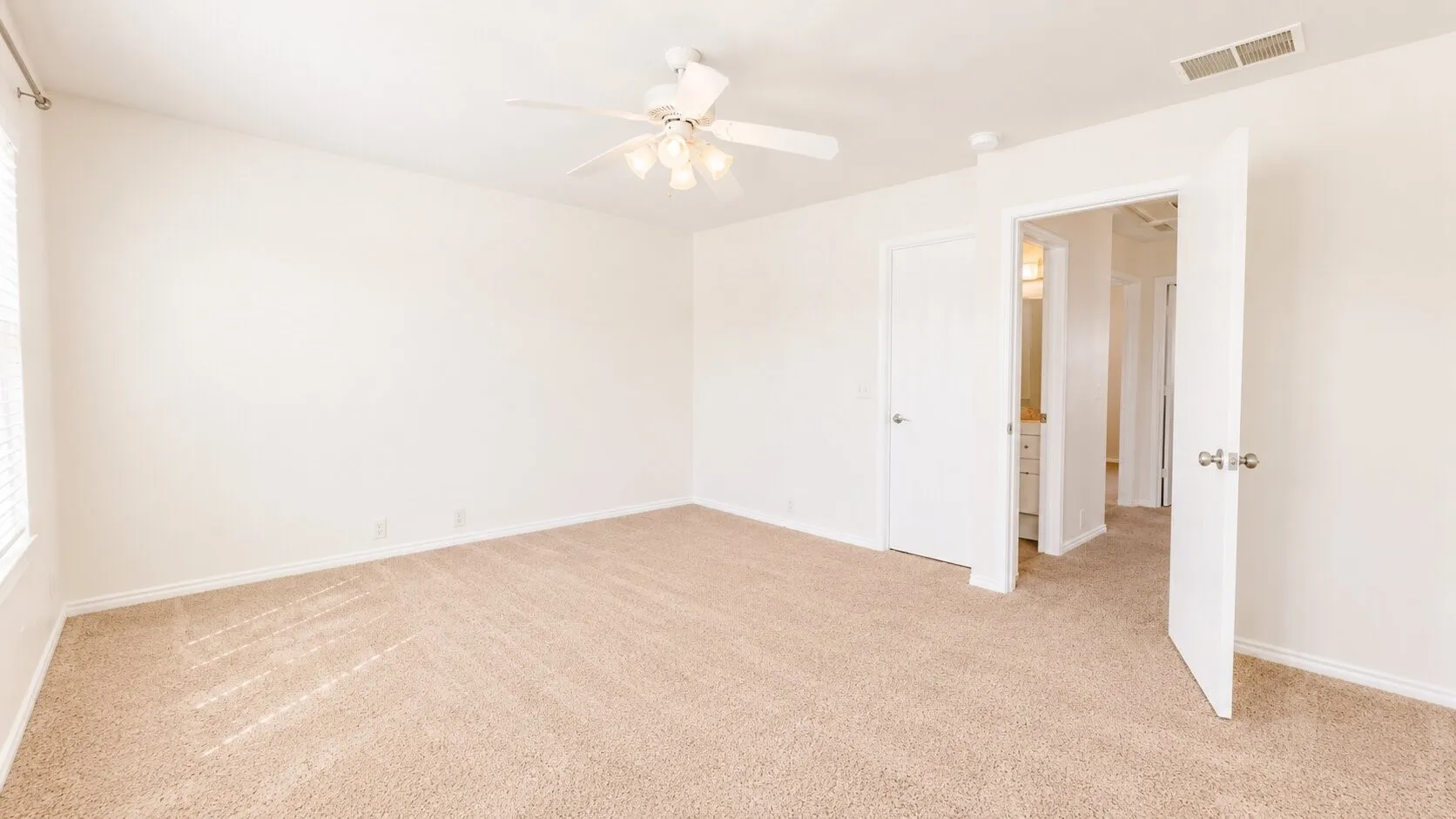 Single Family Residence For Sale in Collin County , 908 Greene Way, Wylie, Texas 75098, 3 Bedroom, 2 Bathroom, 2 Garage spaces, 1,221 Sqft, built in 2003, mls#21361565, Real Estate Agent in Wylie, Homes For Sale in Collin county, Homes For Sale in Wylie, Realtor in Wylie Texas, Real Estate Brokerage Independent Realty Texas, Luminita Cordes Realtor